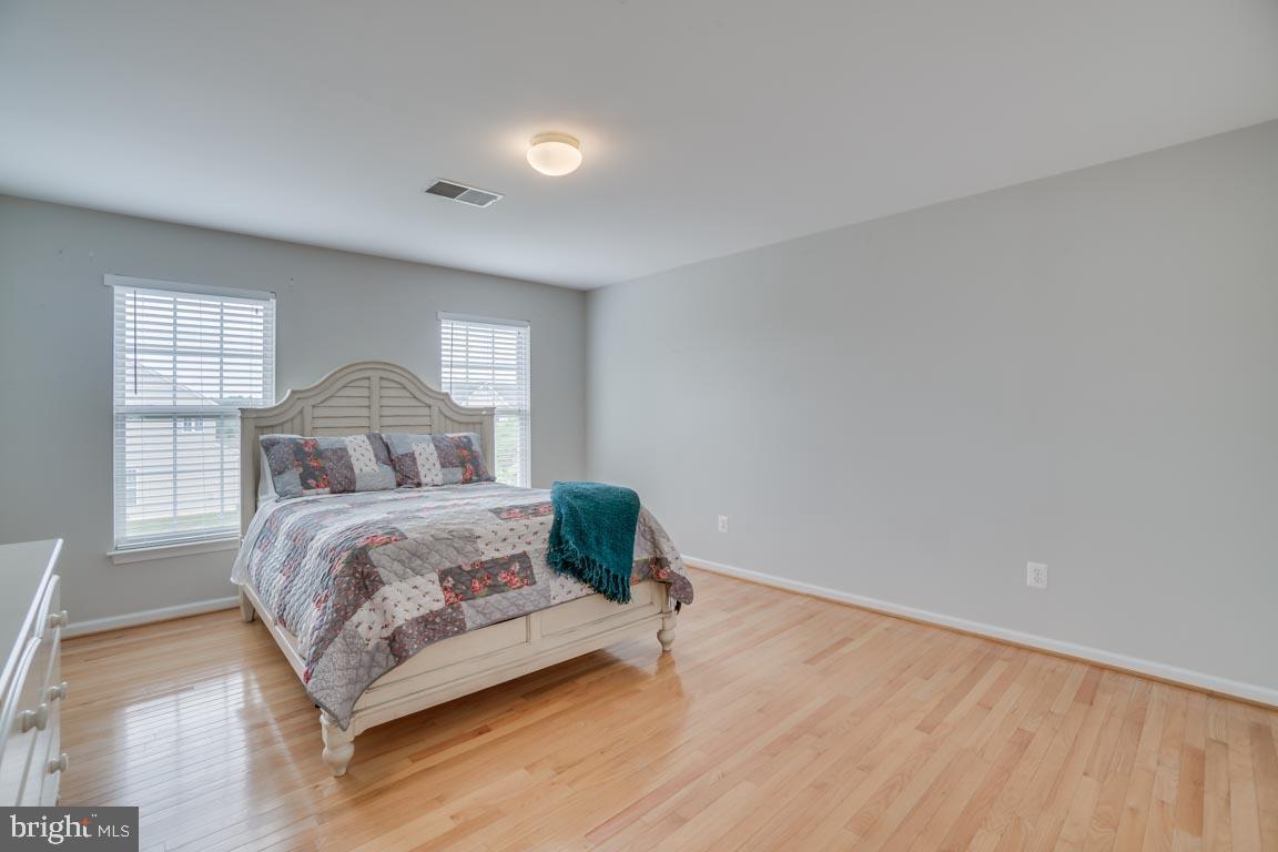 LEE'S PARKE - THE FALLS - Residential