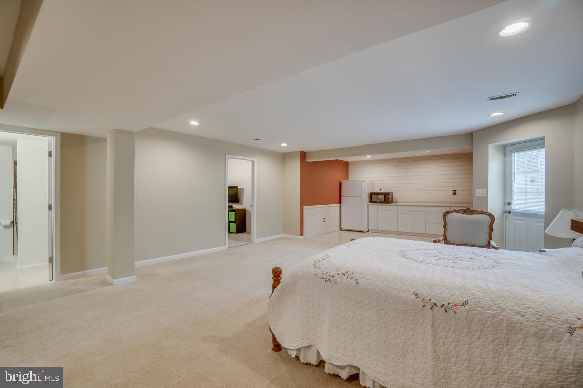 LEE'S PARKE - THE FALLS - Residential