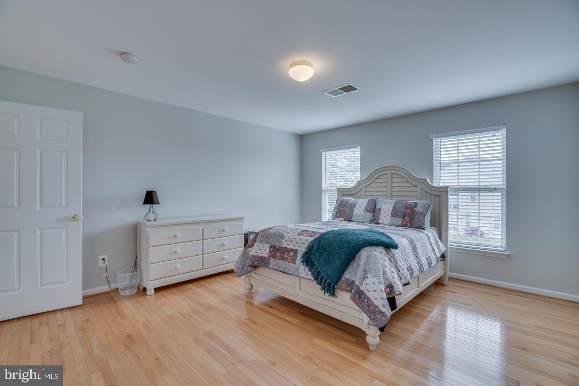 LEE'S PARKE - THE FALLS - Residential