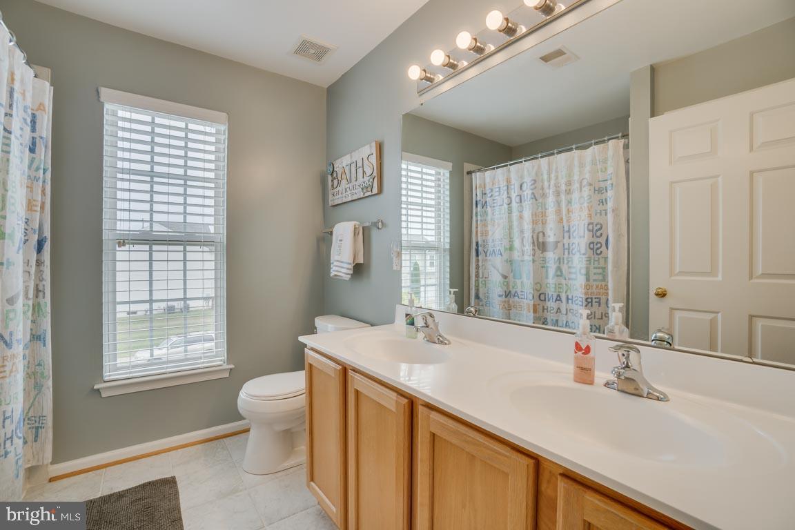 LEE'S PARKE - THE FALLS - Residential