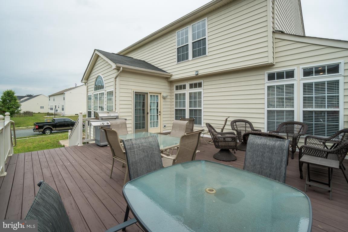 LEE'S PARKE - THE FALLS - Residential