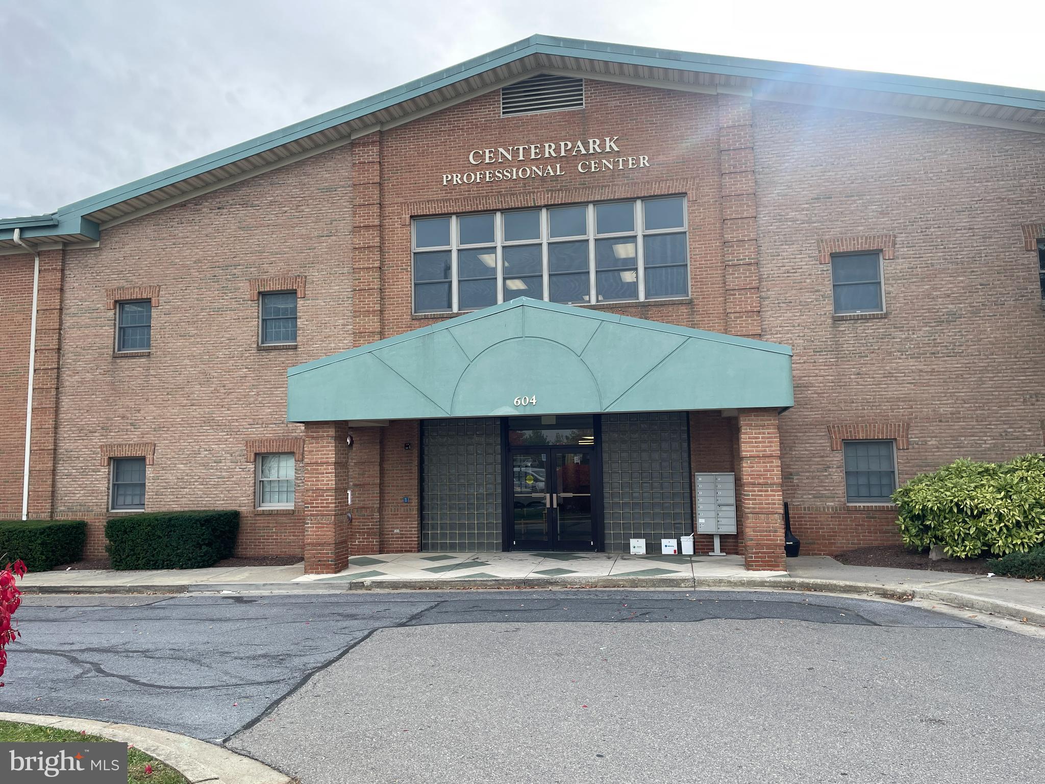 Nicely laid-out medical/office space for lease in Frederick City! Property is on the 2nd floor of Centerpark Professional Center. This 3,648 SF space is conveniently located to all major highways. Minutes from Downtown Frederick. Plenty of parking for employees, clients, and patients. Unit is currently occupied by a Tenant. Will be available July 1, 2024.