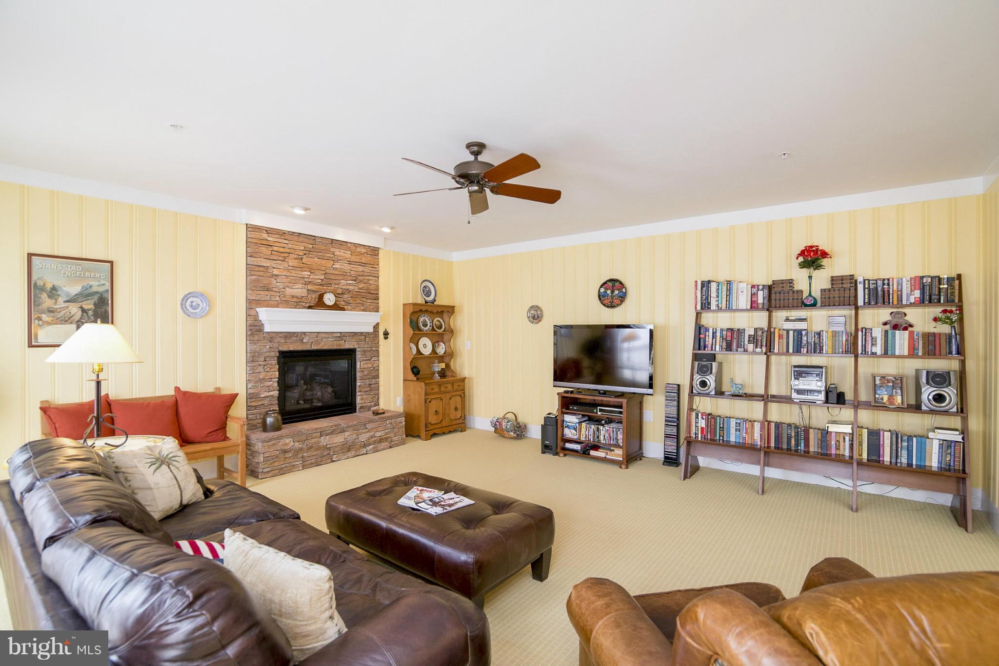 POOL RIDGE - Residential