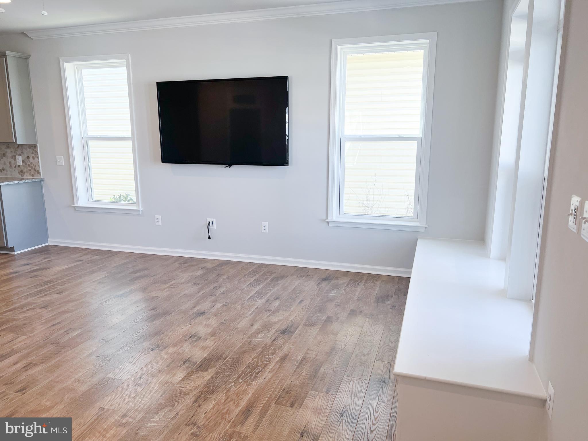 1015 CHAMPLAIN COURT