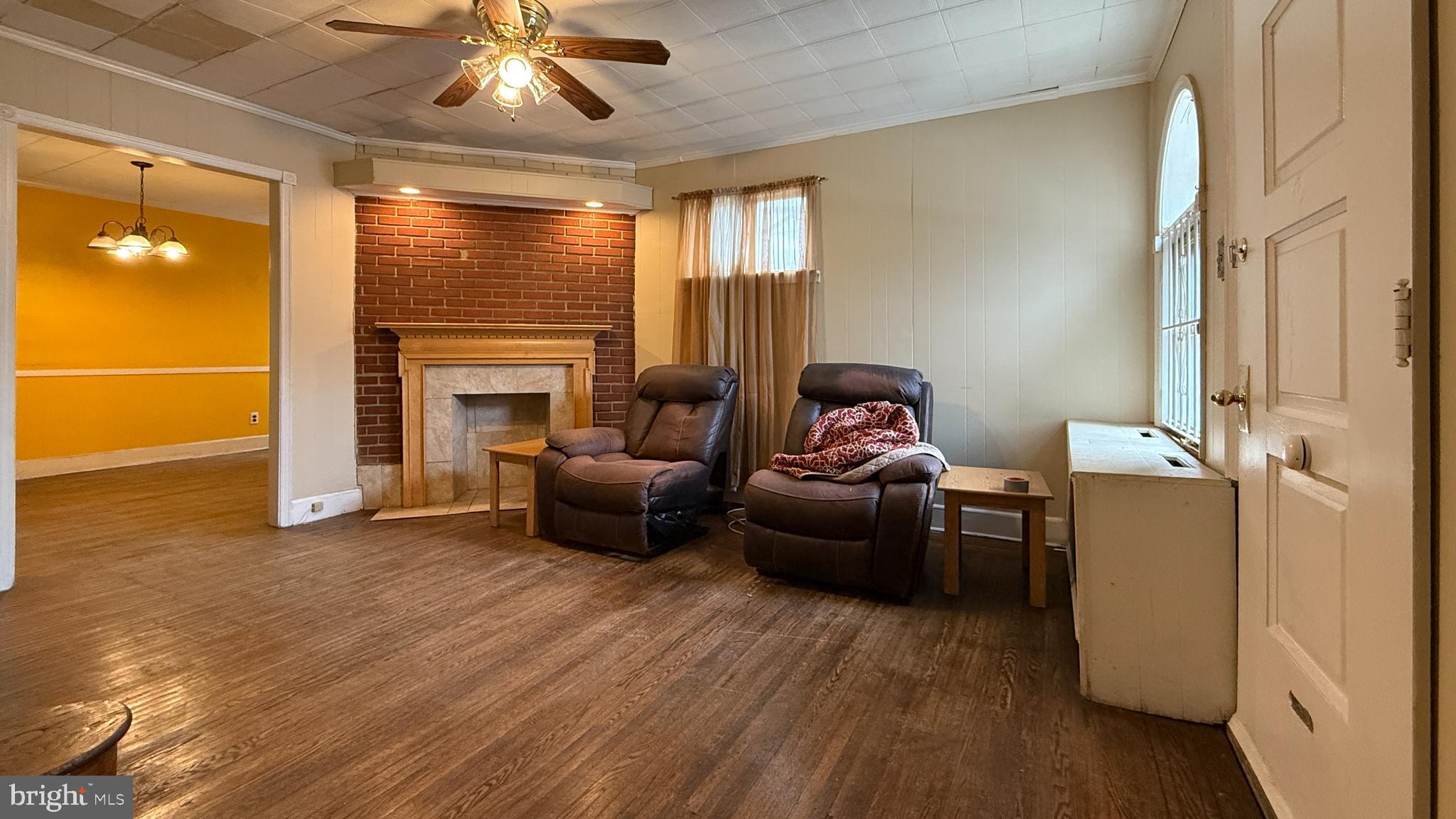 WEST OAK LANE - Residential