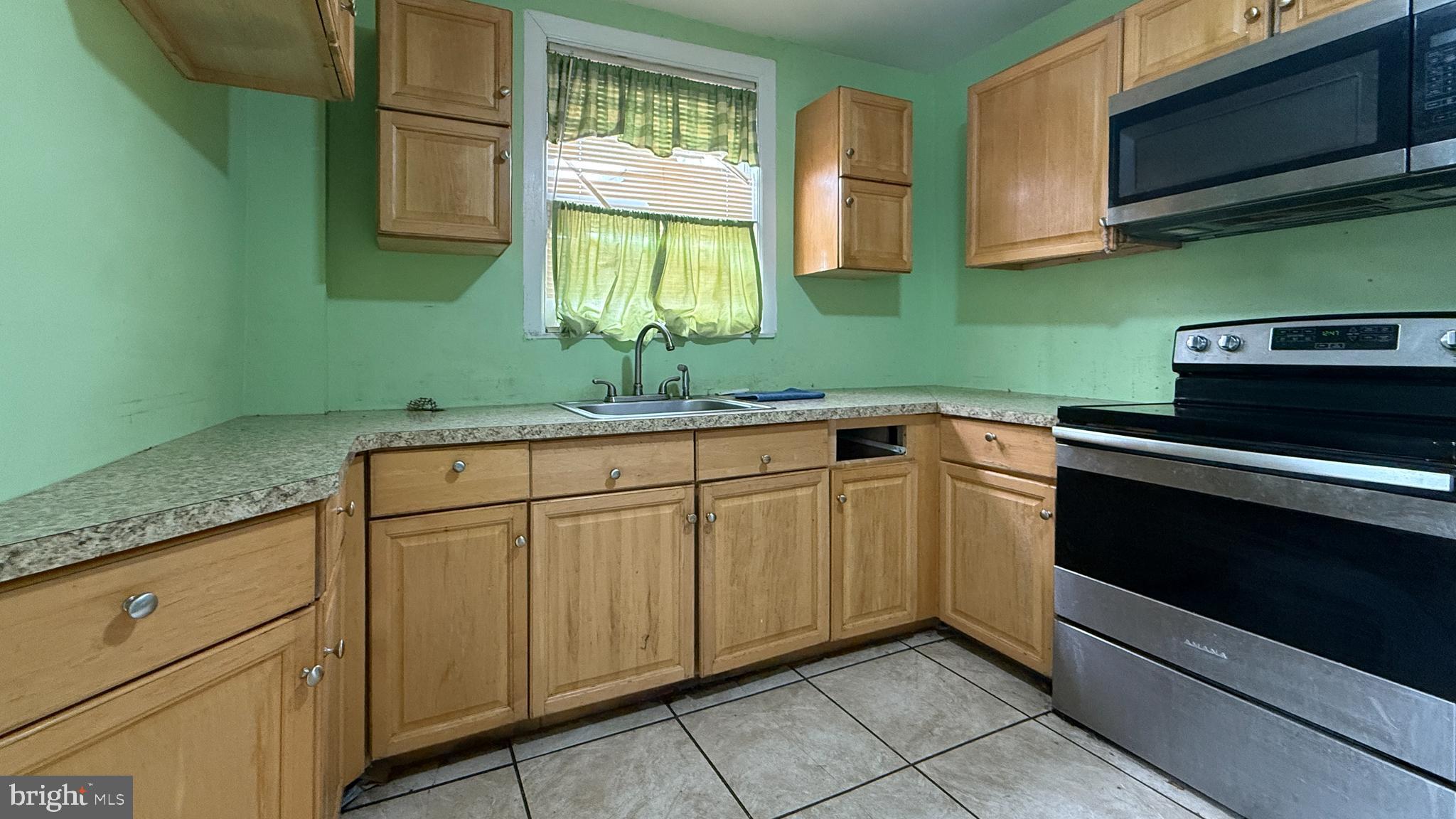 WEST OAK LANE - Residential