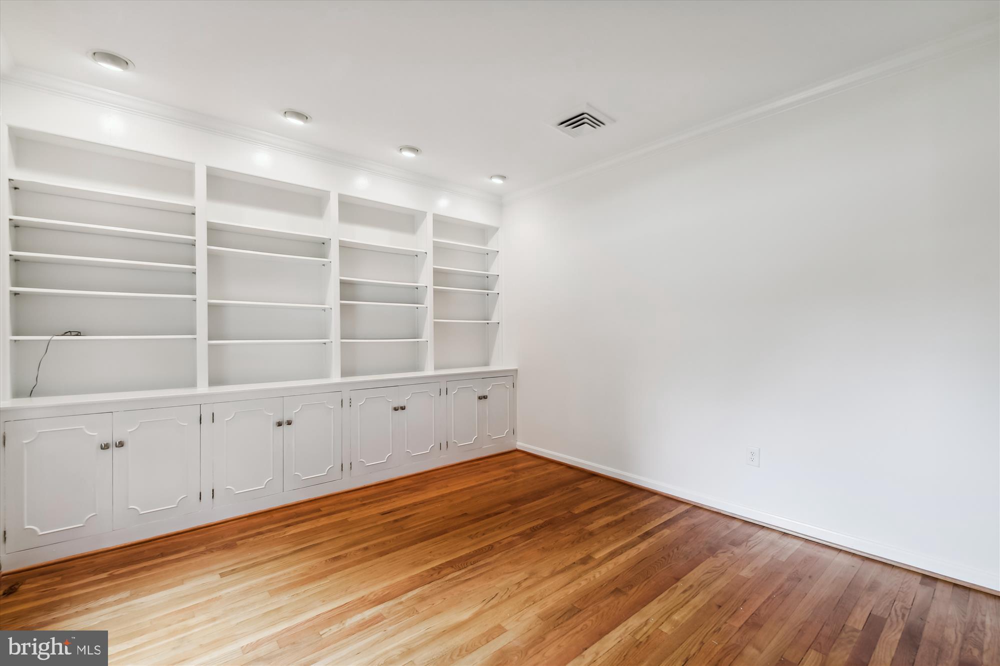 THORNTON WOOD - Residential