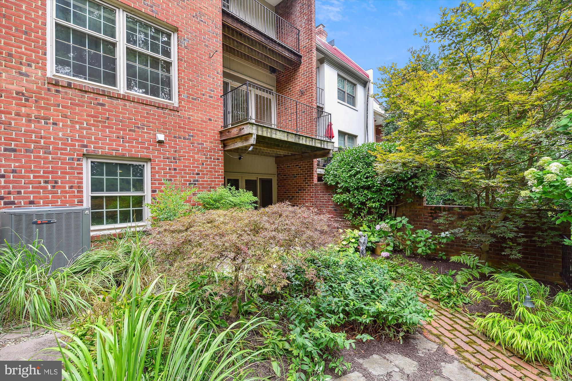 THORNTON WOOD - Residential