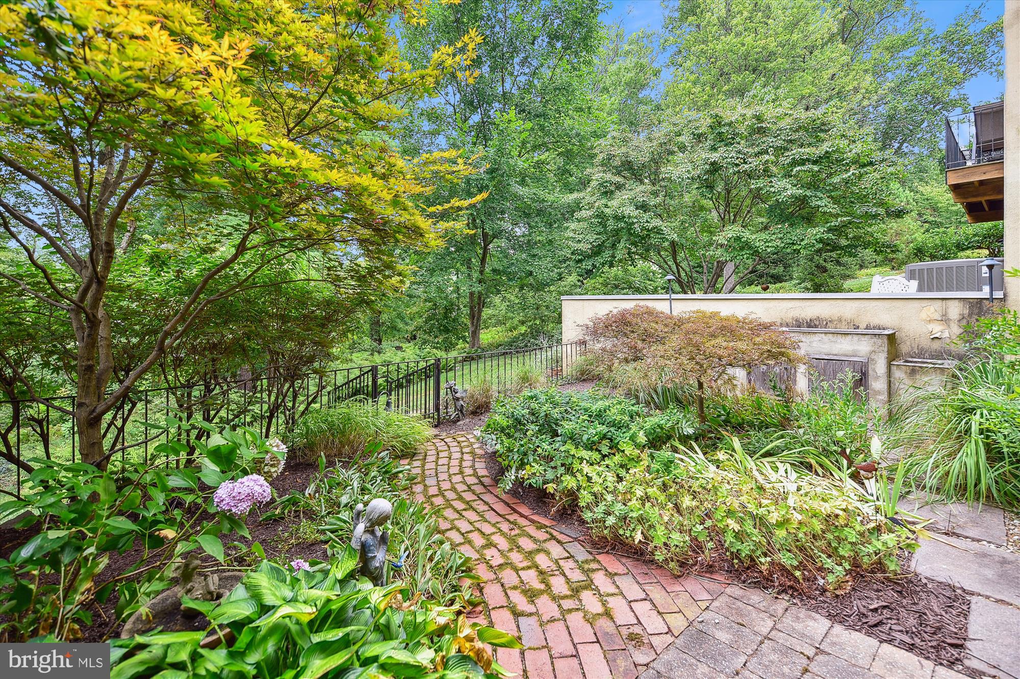 THORNTON WOOD - Residential