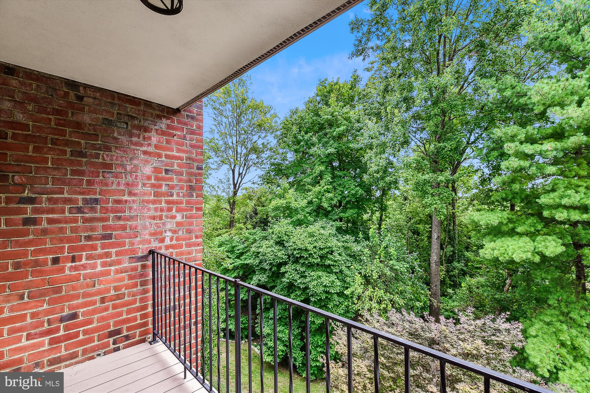 THORNTON WOOD - Residential