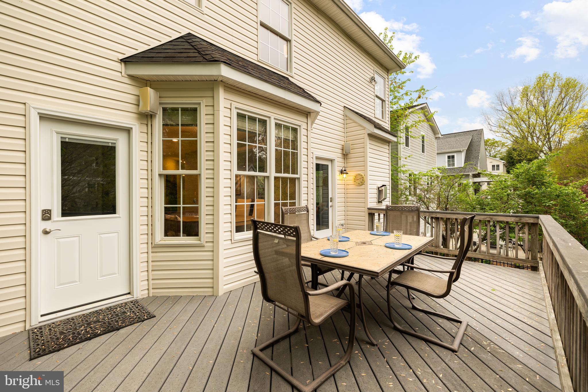 OVER LEE KNOLLS - Residential