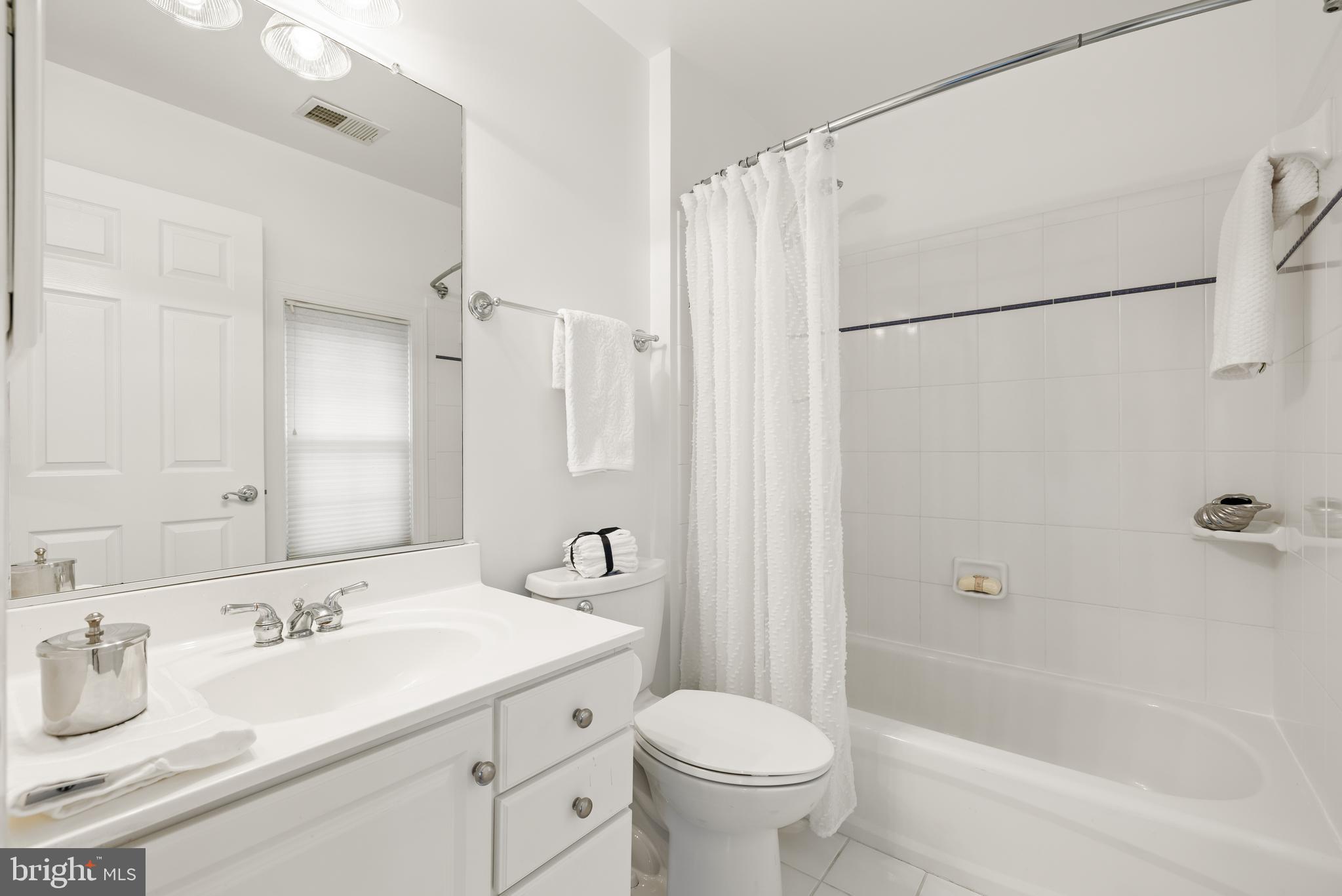 OVER LEE KNOLLS - Residential