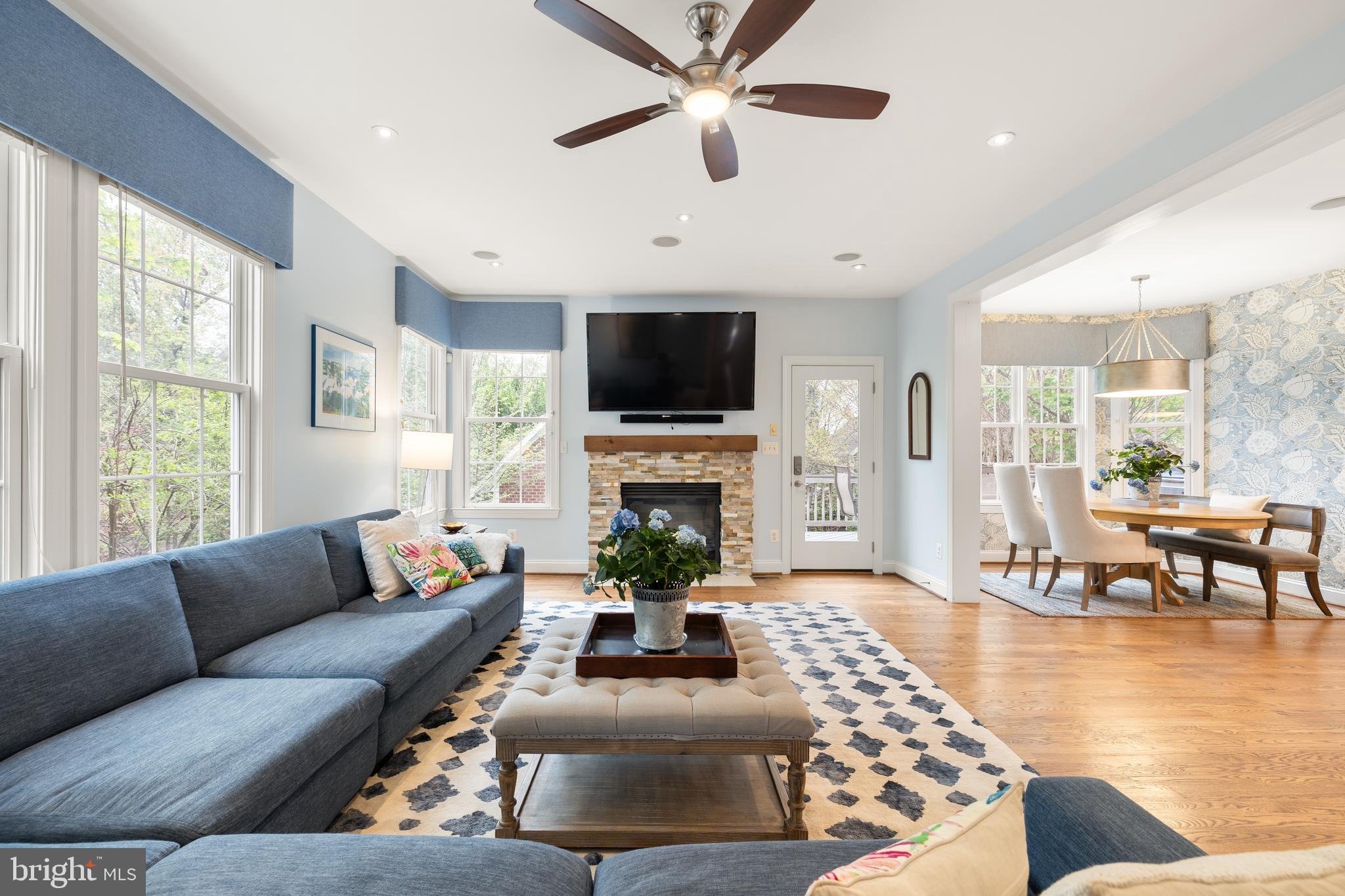 OVER LEE KNOLLS - Residential