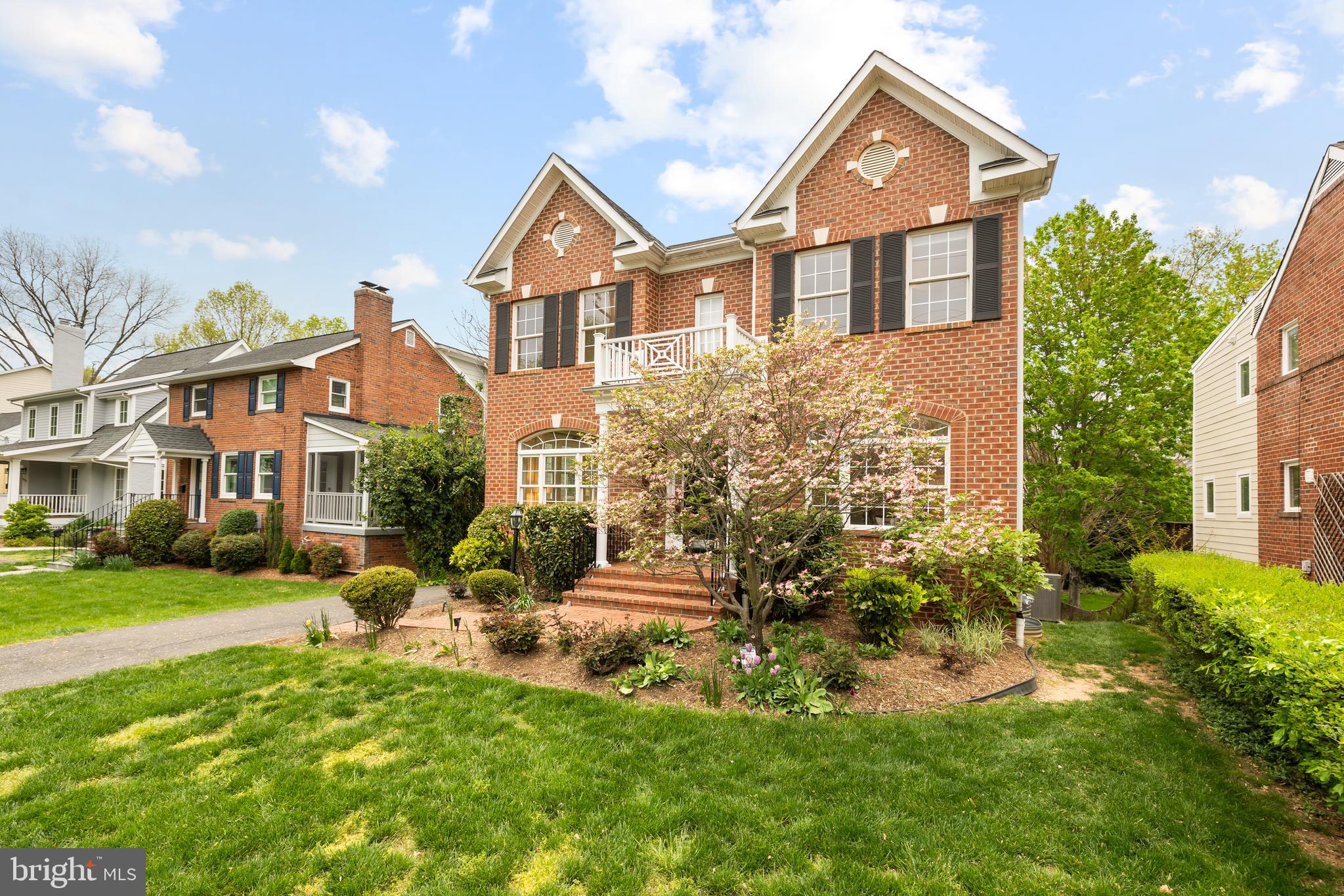 OVER LEE KNOLLS - Residential