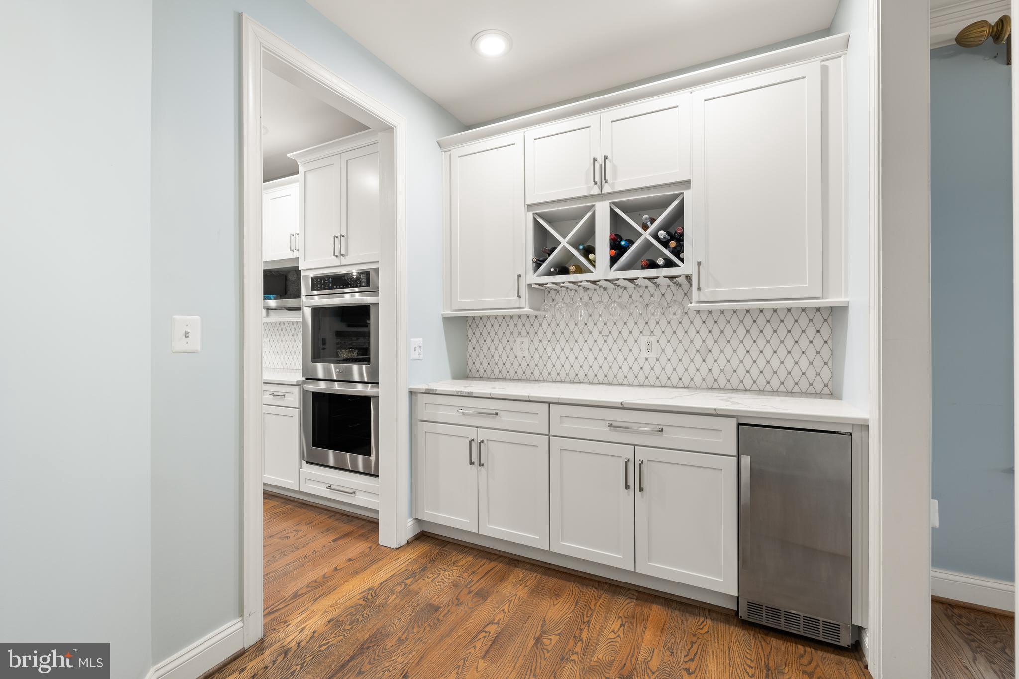 OVER LEE KNOLLS - Residential