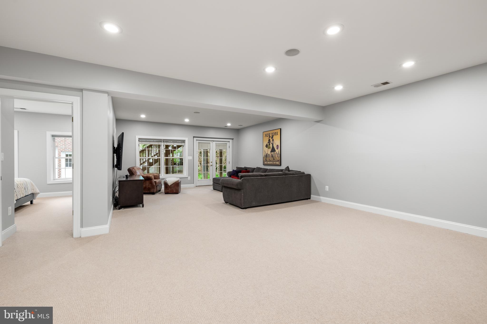 OVER LEE KNOLLS - Residential