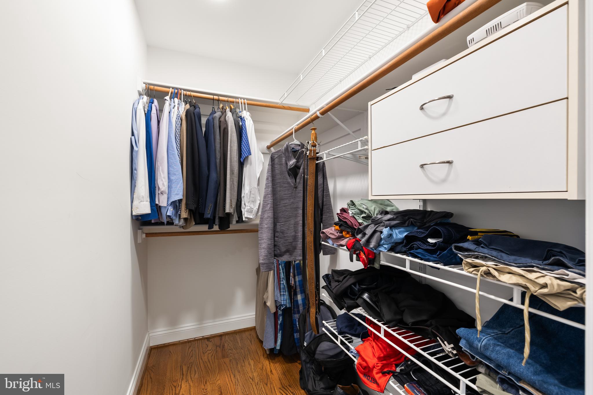 OVER LEE KNOLLS - Residential