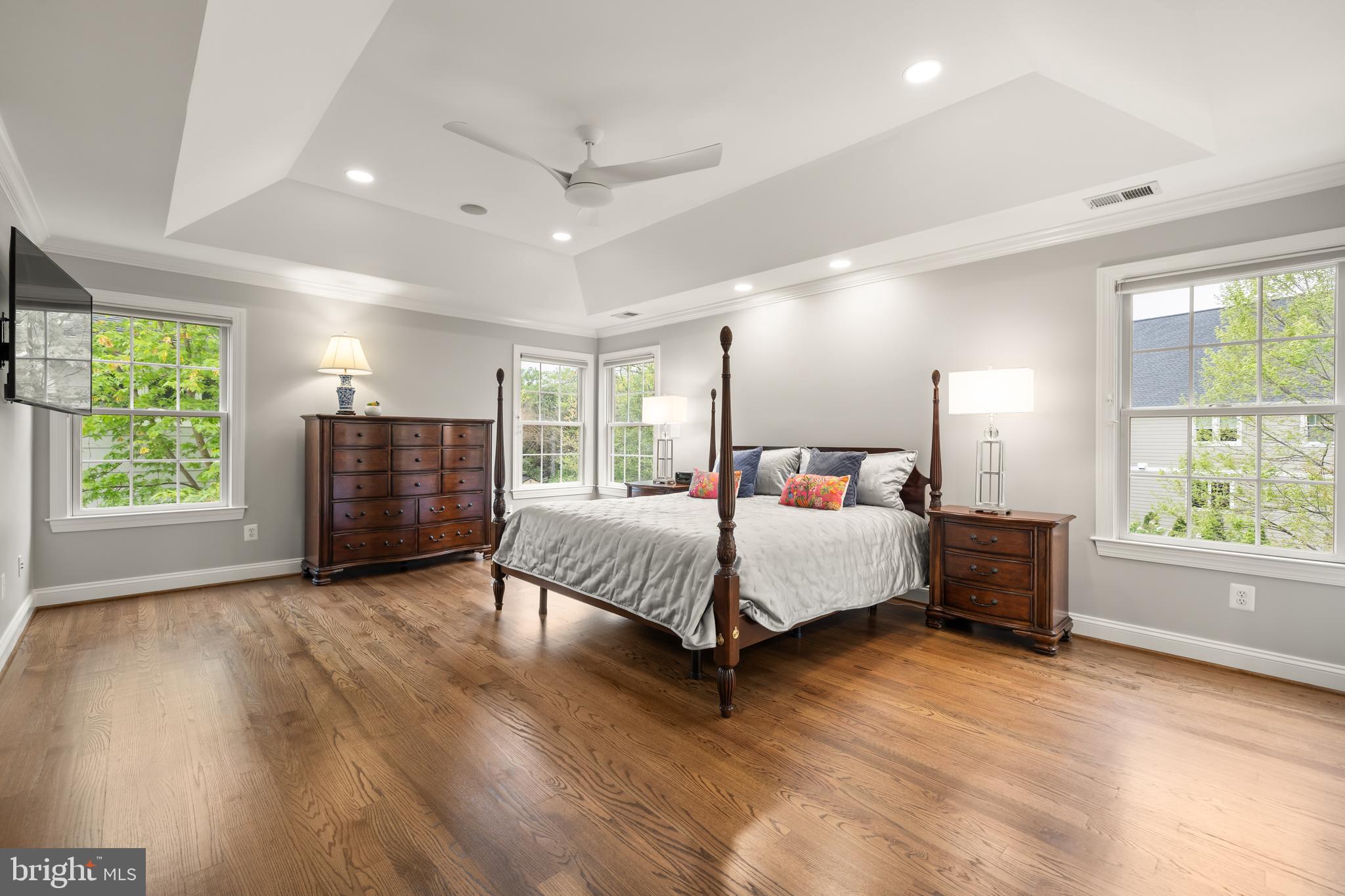 OVER LEE KNOLLS - Residential