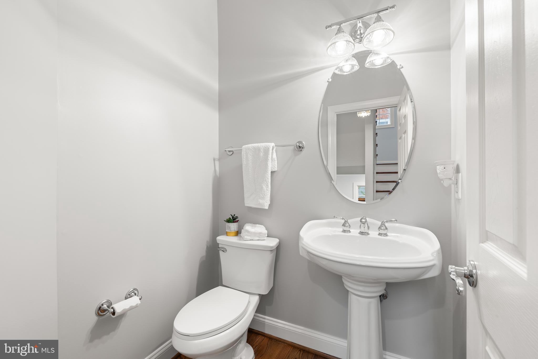 OVER LEE KNOLLS - Residential