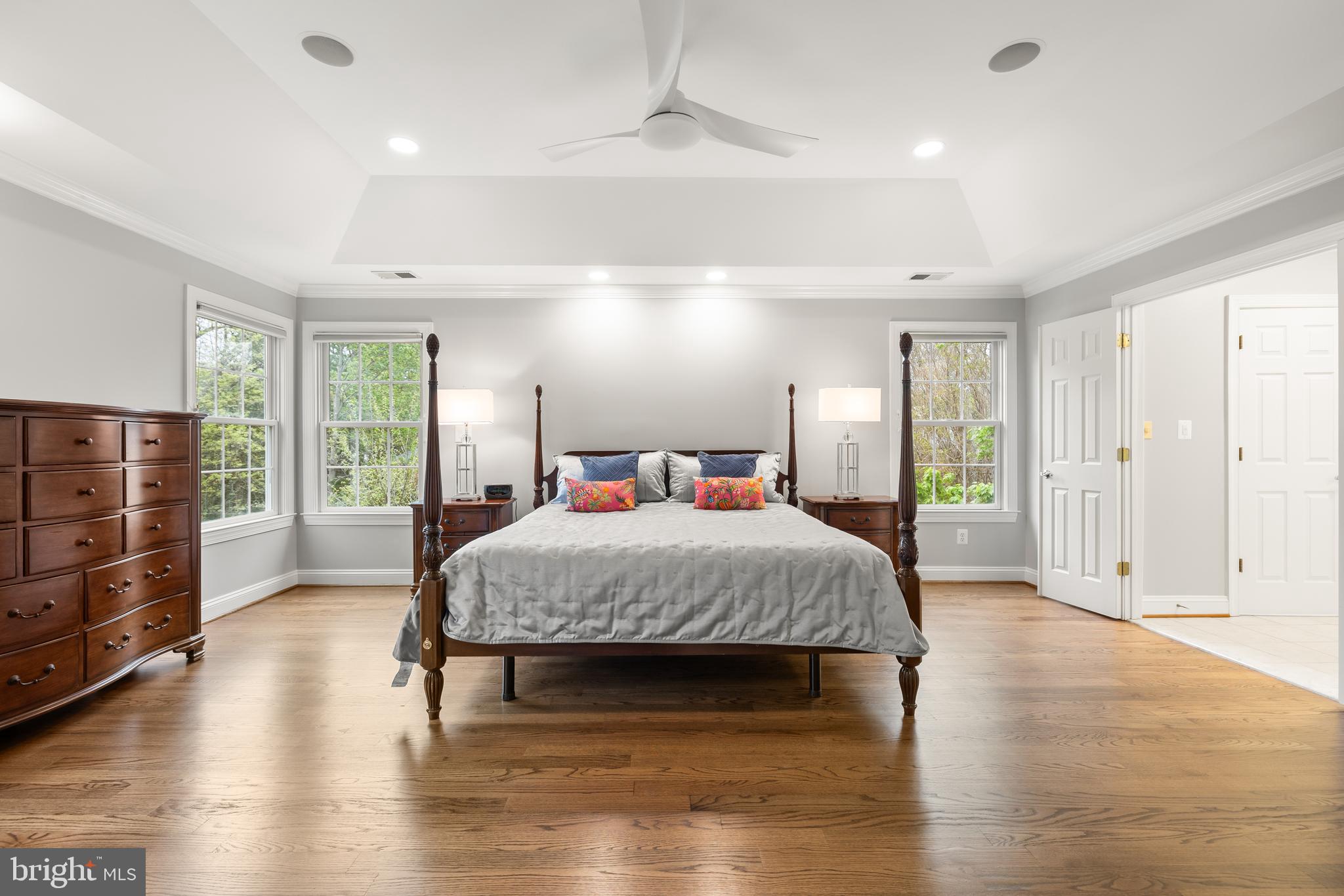 OVER LEE KNOLLS - Residential