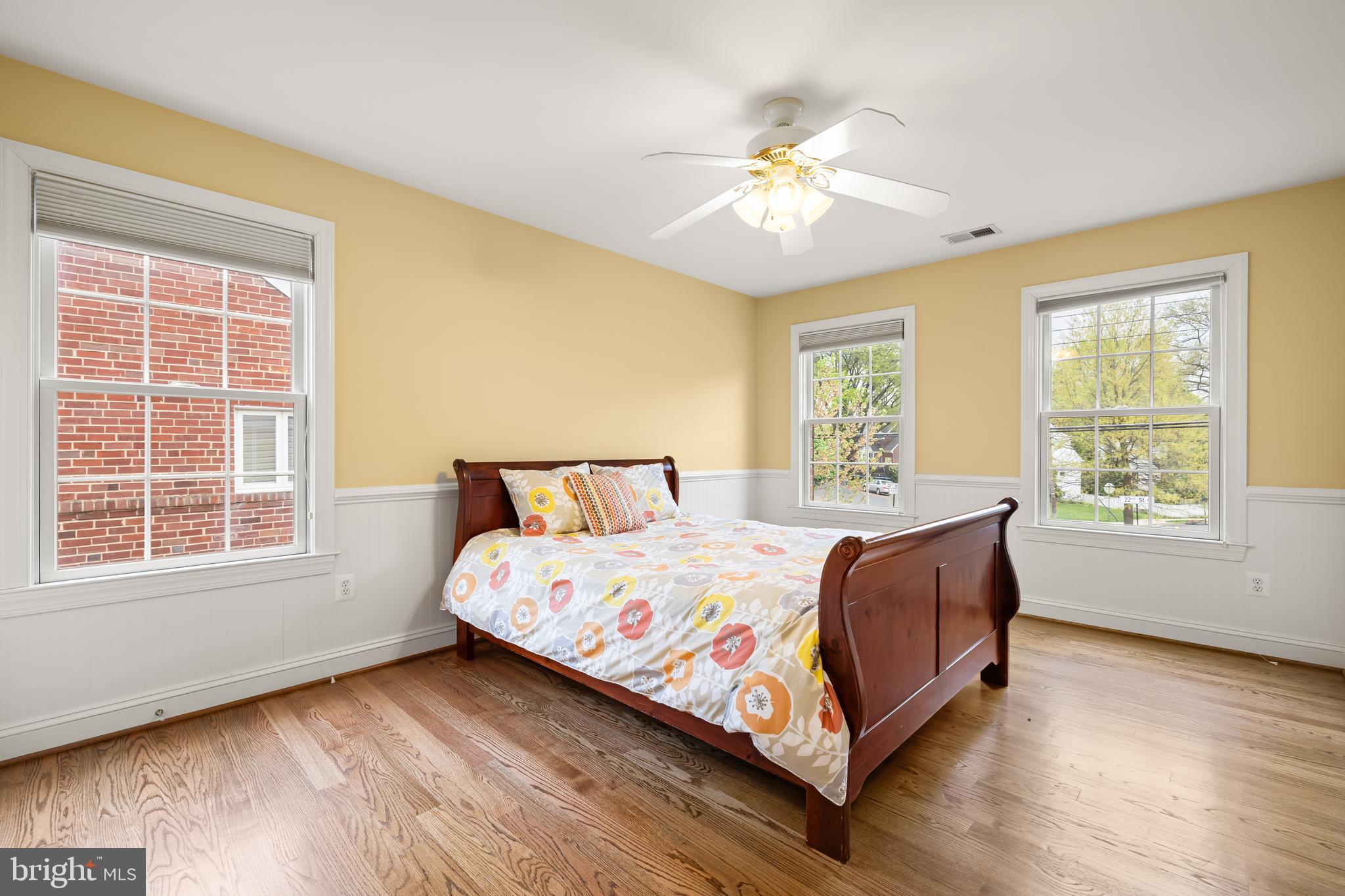 OVER LEE KNOLLS - Residential