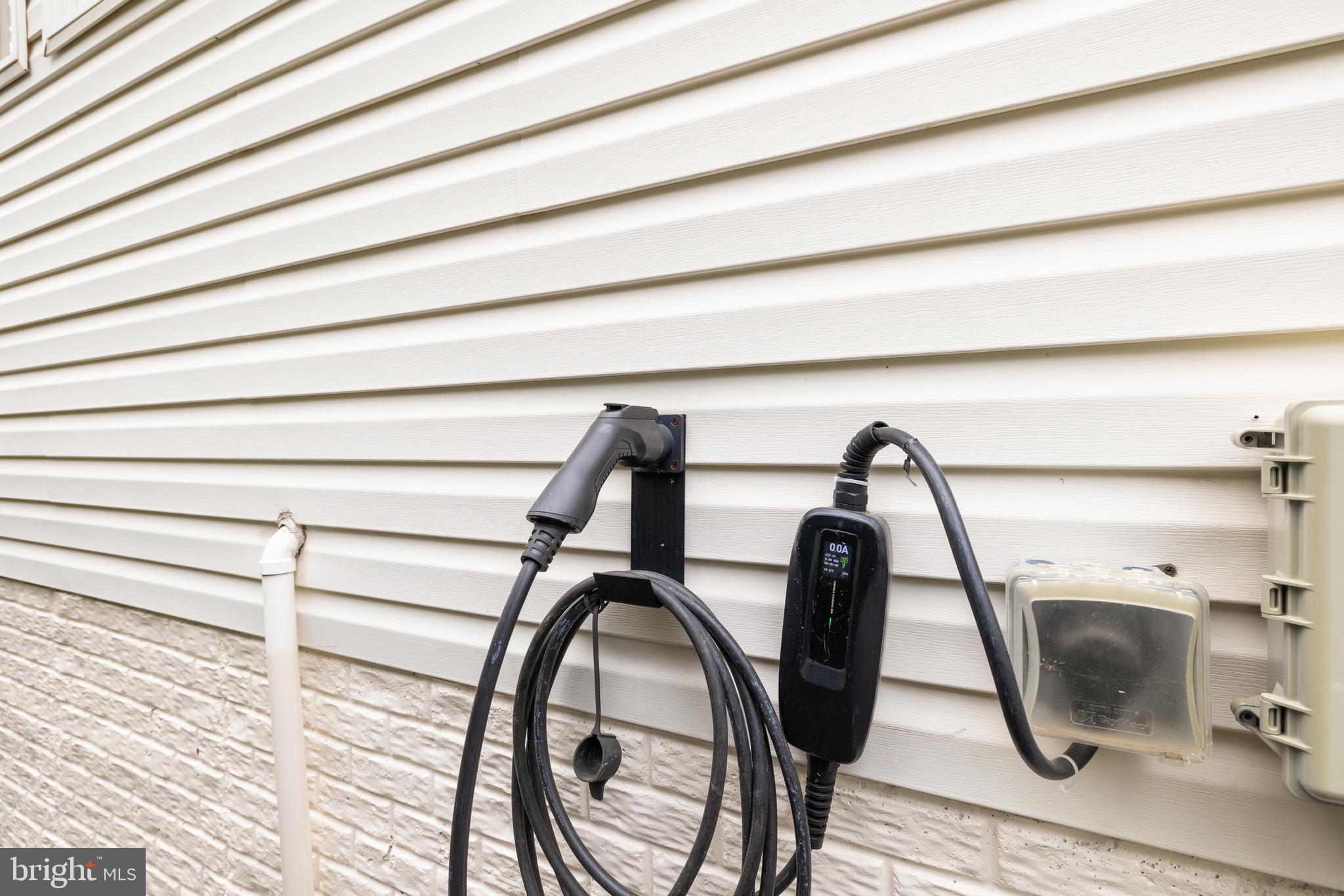 OVER LEE KNOLLS - Residential