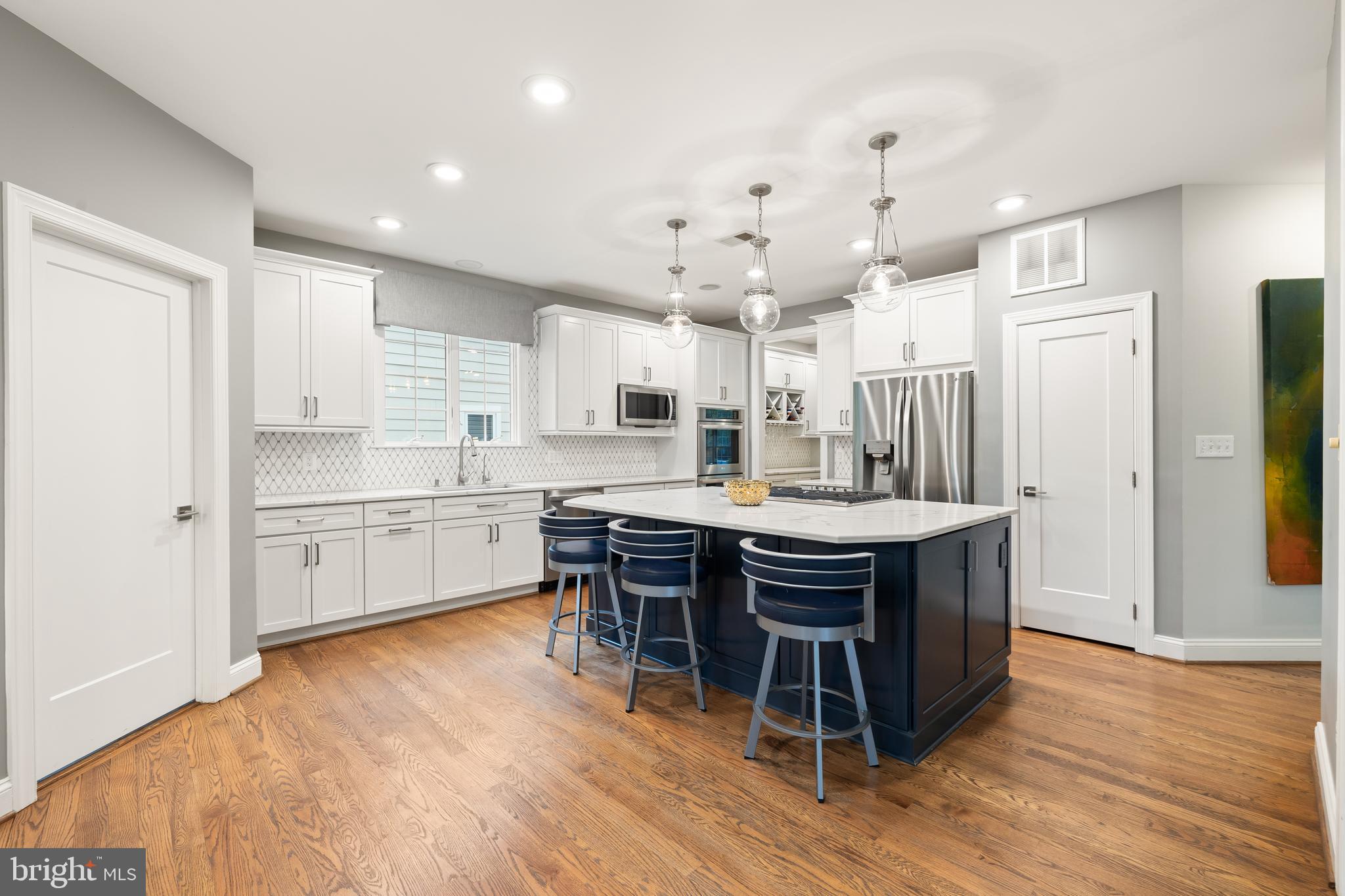 OVER LEE KNOLLS - Residential