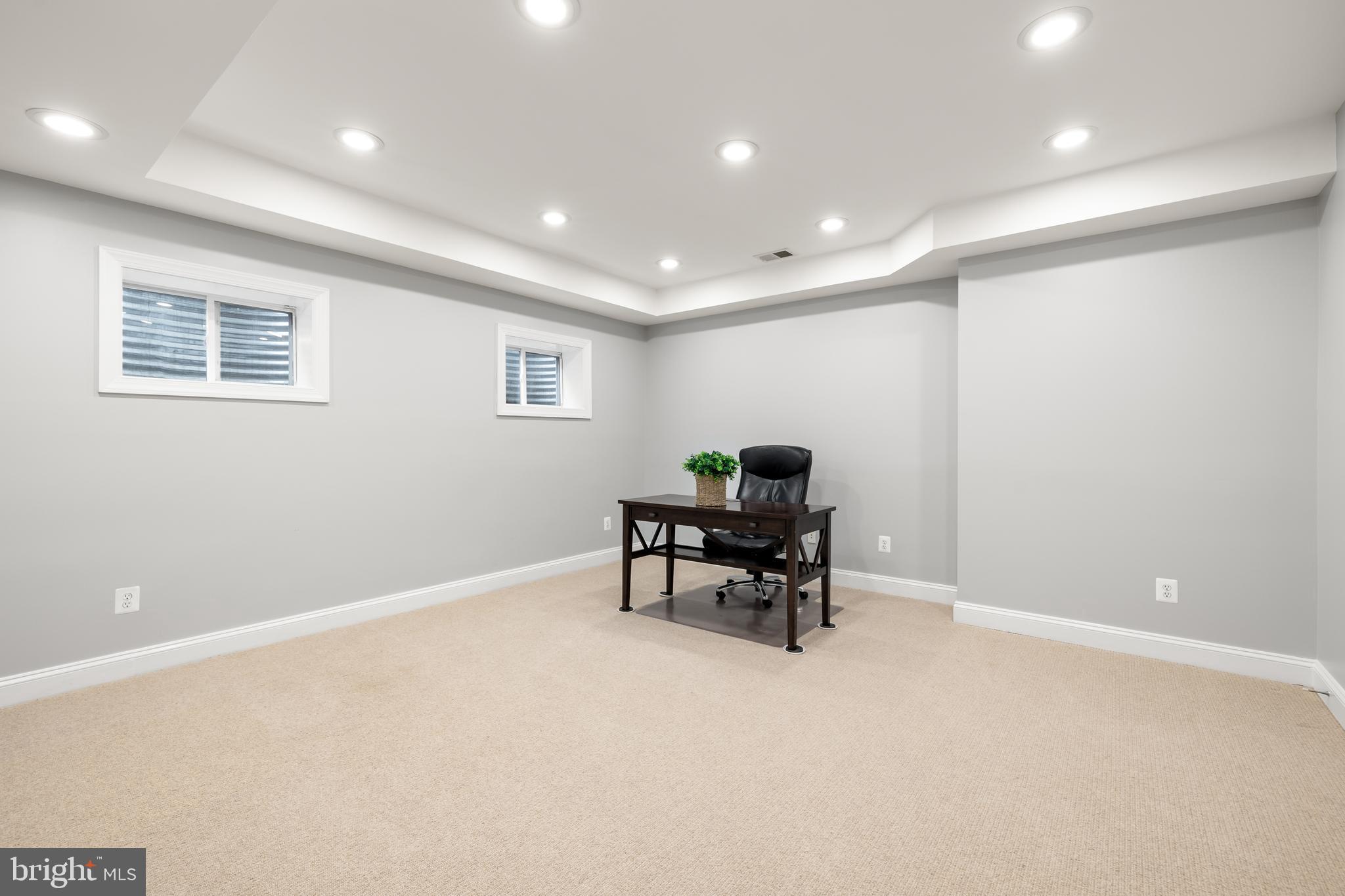 OVER LEE KNOLLS - Residential