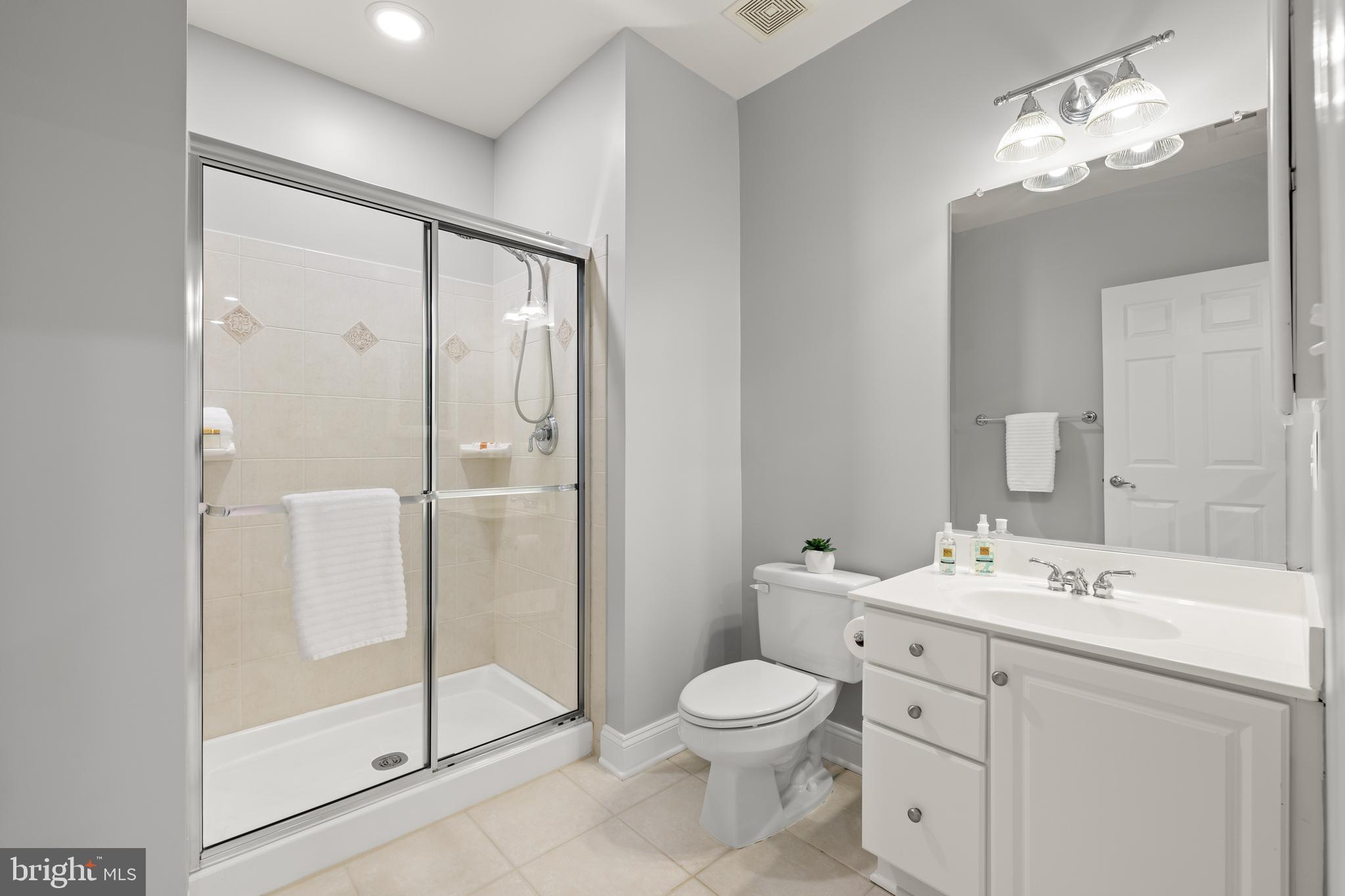 OVER LEE KNOLLS - Residential