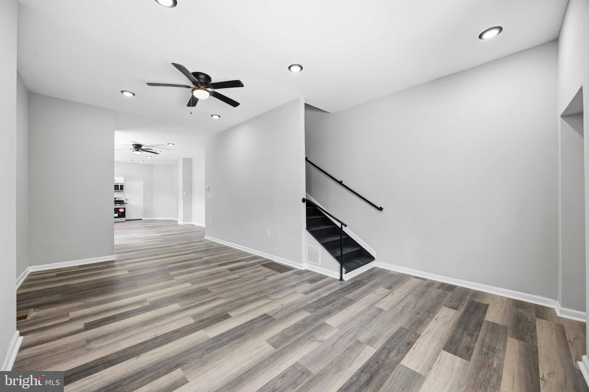 263 W DUVAL STREET