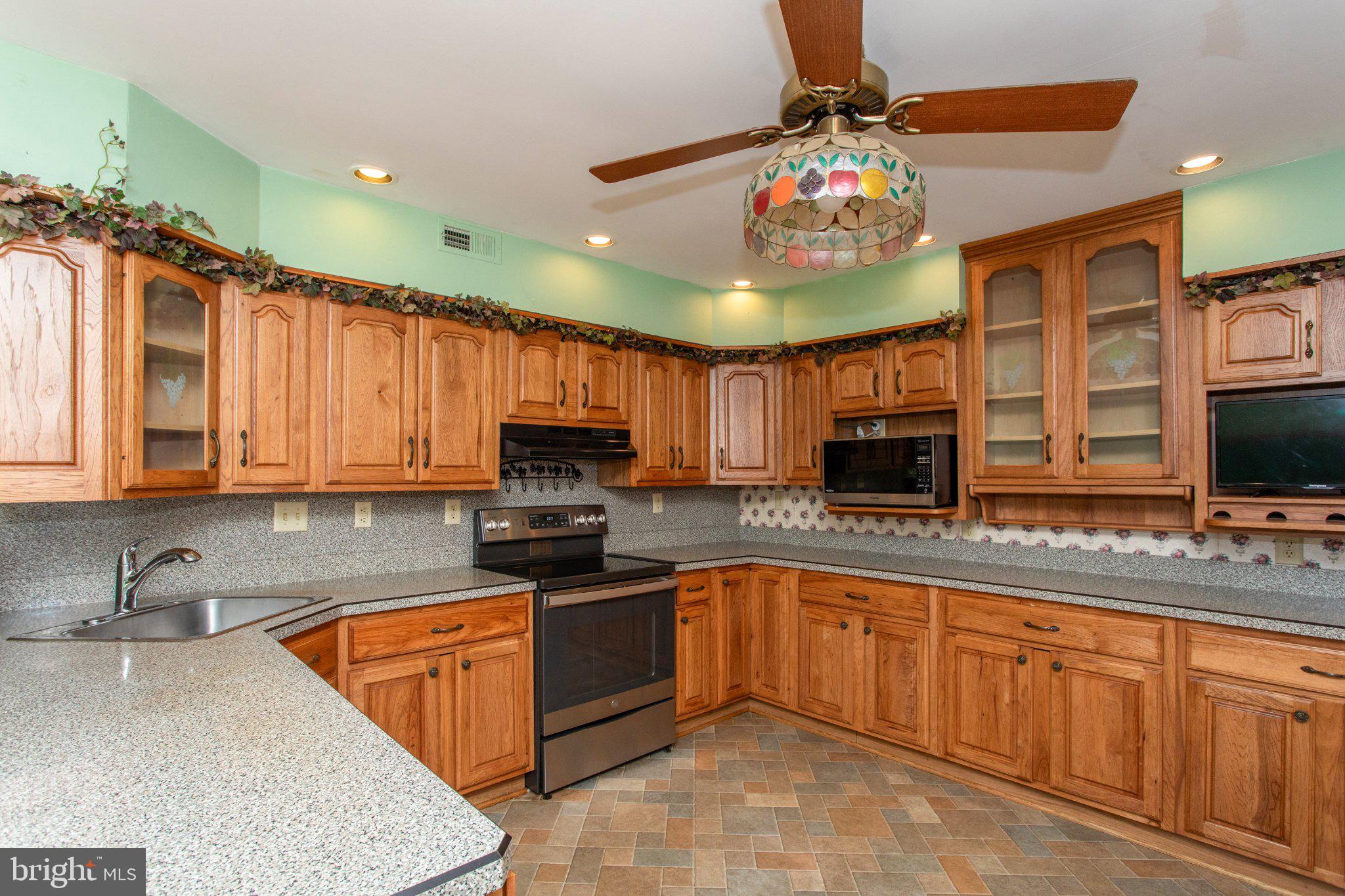 3090 HUNTINGTON CIRCLE
