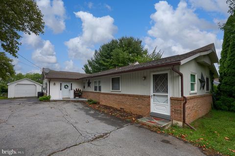 Photo of 1147 W Main Street, EPHRATA, PA 17522 (MLS # PALA2073364)