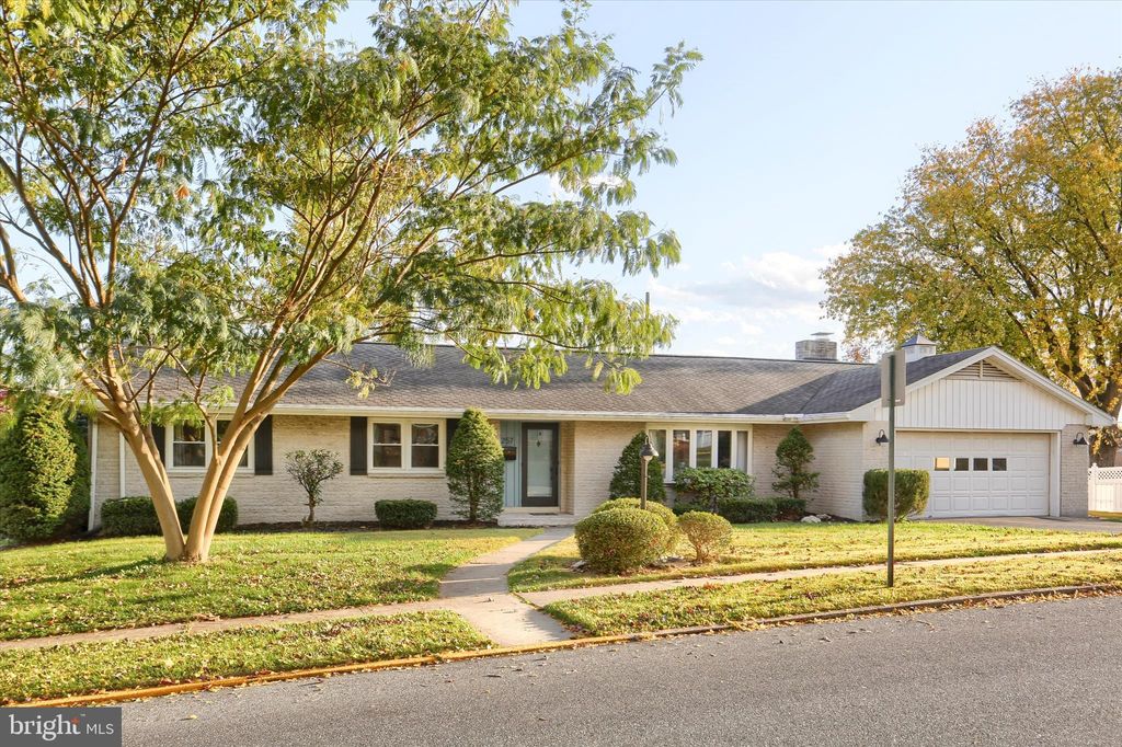 Photo of 257 Willow Street, HUMMELSTOWN, PA 17036 (MLS # PADA2051274)