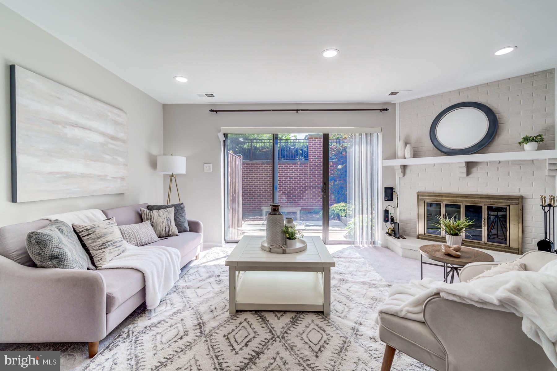 MAYWOOD MEWS - Residential