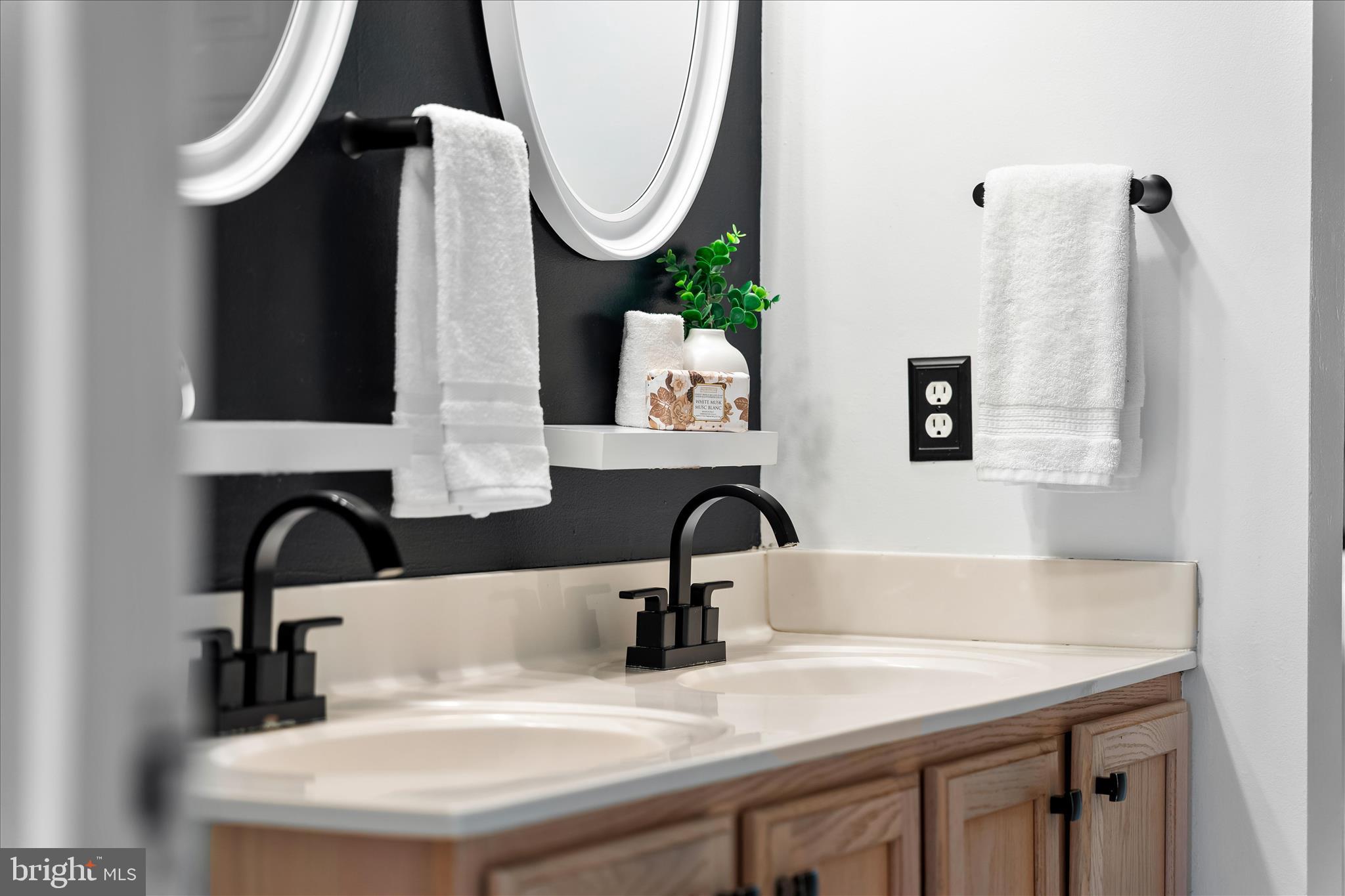 BALLENGER CREEK CENTER POND - Residential