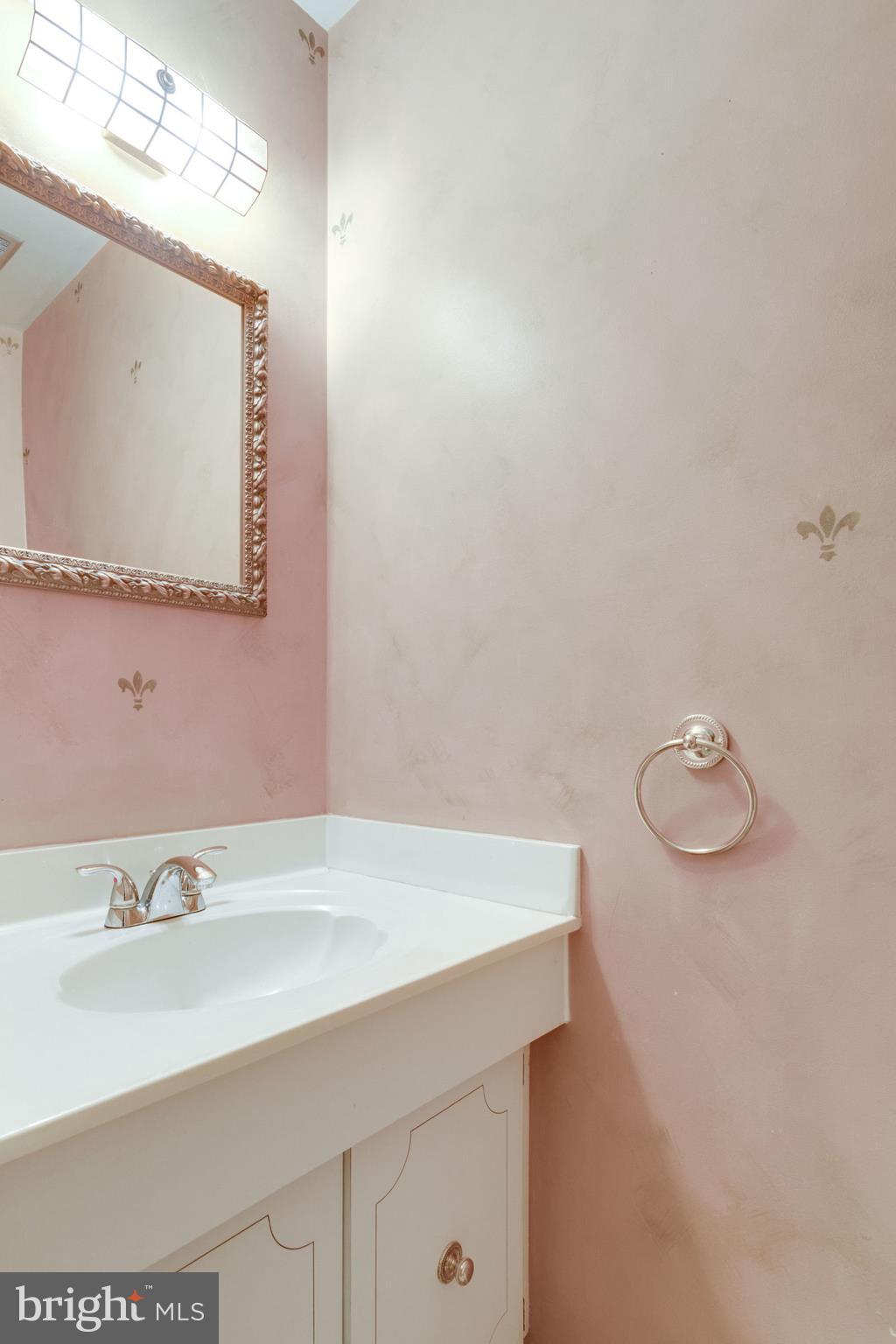 MT WOODLEY MANOR - Residential