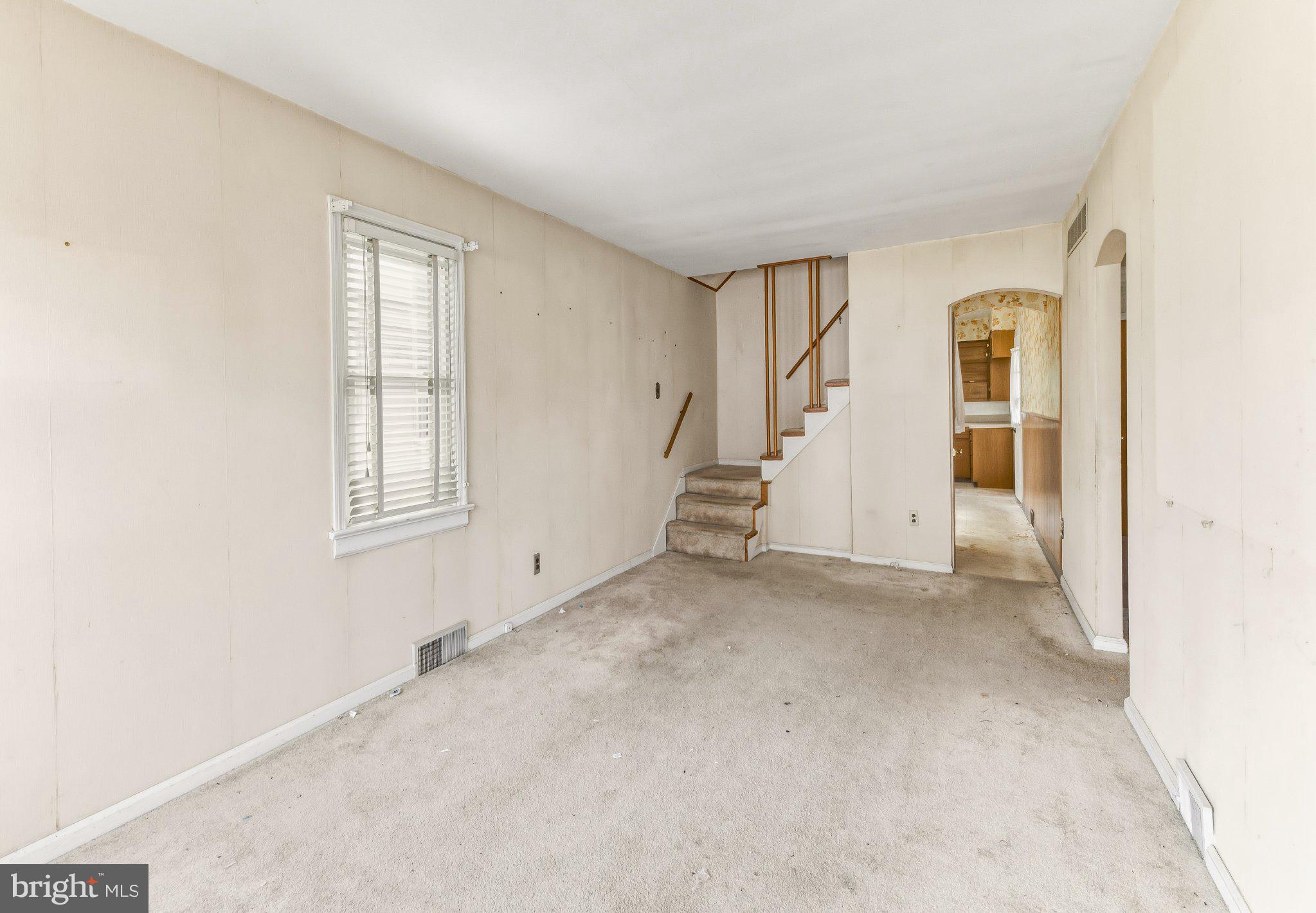 208 LEHIGH AVENUE