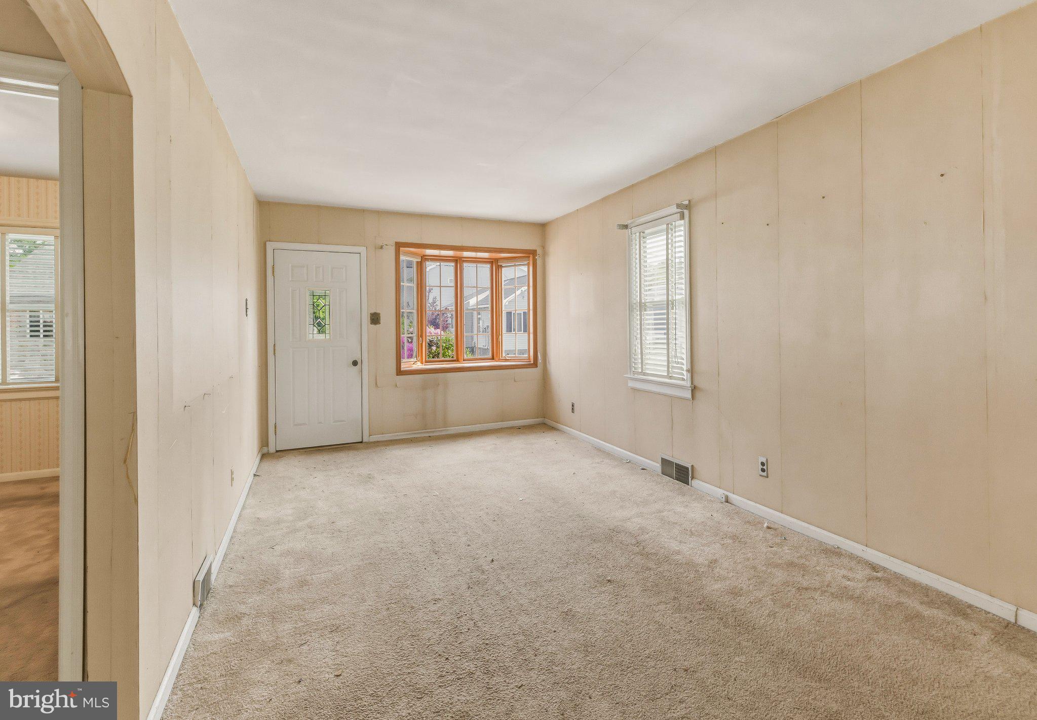 208 LEHIGH AVENUE