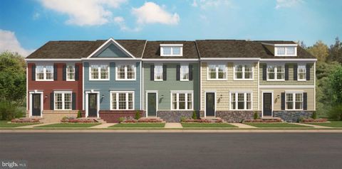 Townhouse For Sale - 7111 Gladebrook Road<br/> BRANDYWINE, MD 20613