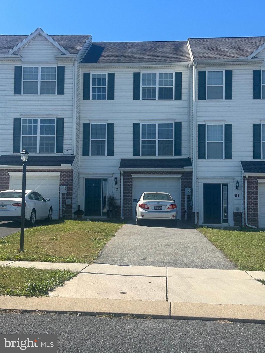 Photo of 304 Cape Climb Dr, YORK, PA 17408 (MLS # PAYK2091122)