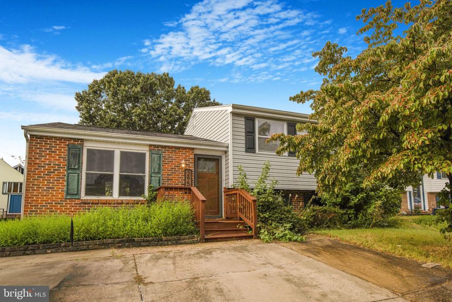 This charming property is located in the lovely Chesterfield neighborhood, offering both comfort and convenience. Step inside and be greeted by spacious living areas that are perfect for family gatherings and entertaining guests. The finished basement adds versatile living space, whether you want a cozy family room, home gym, or a dedicated play area.
The patio and expansive backyard are true highlights—ideal for hosting barbecues, outdoor parties, or simply relaxing on a sunny afternoon. The space is well-maintained and ready for you to enjoy all year round.
With its perfect blend of indoor and outdoor living, this home provides a welcoming atmosphere for making lasting memories. The neighborhood’s tranquility ensures a peaceful retreat at the end of the day, while being just a short distance from local shops and restaurants.