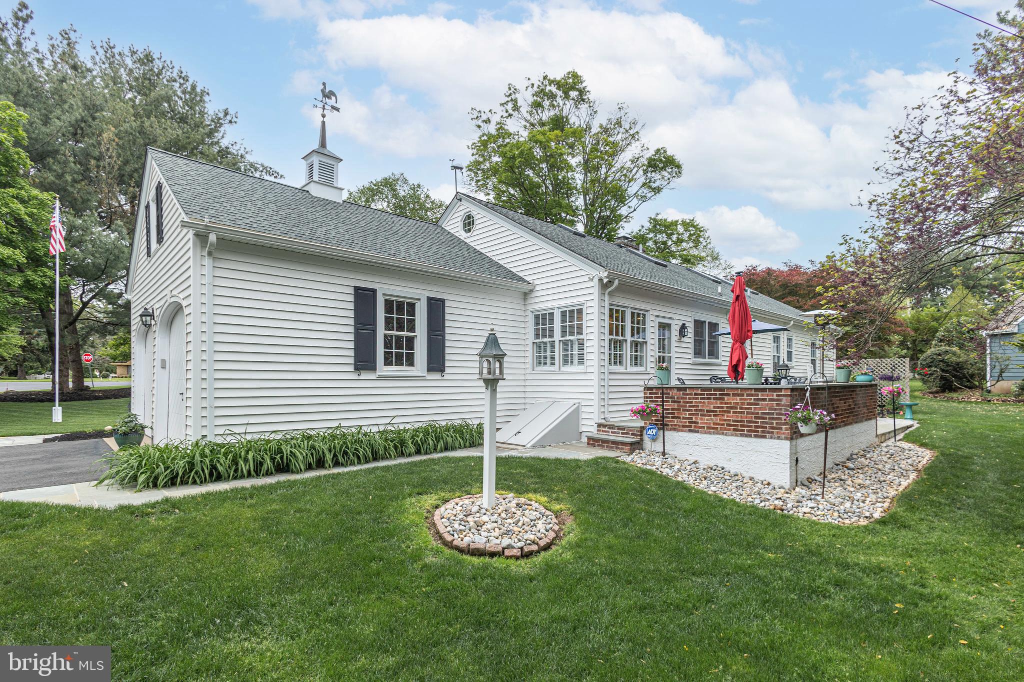 MAKEFIELD MANOR - Residential