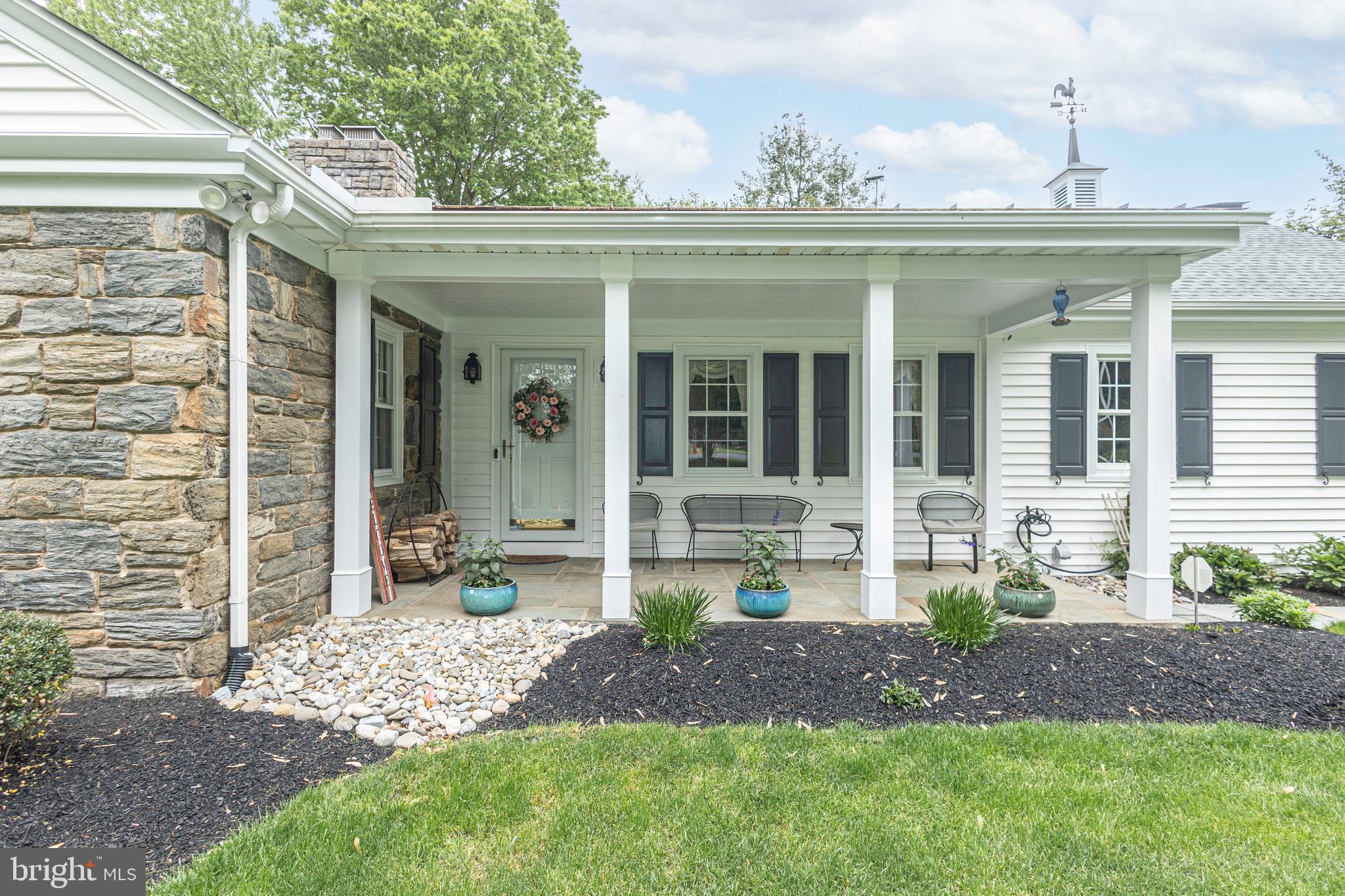 MAKEFIELD MANOR - Residential