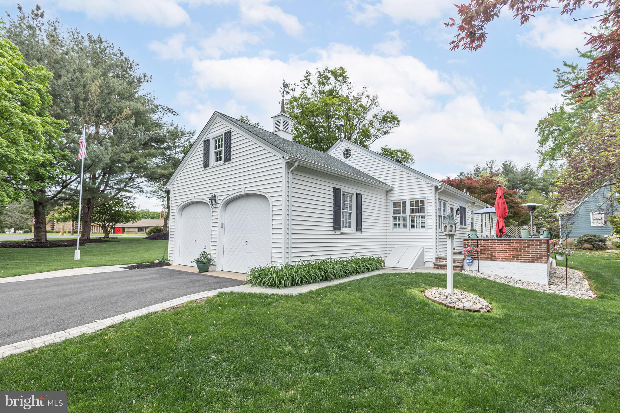 MAKEFIELD MANOR - Residential