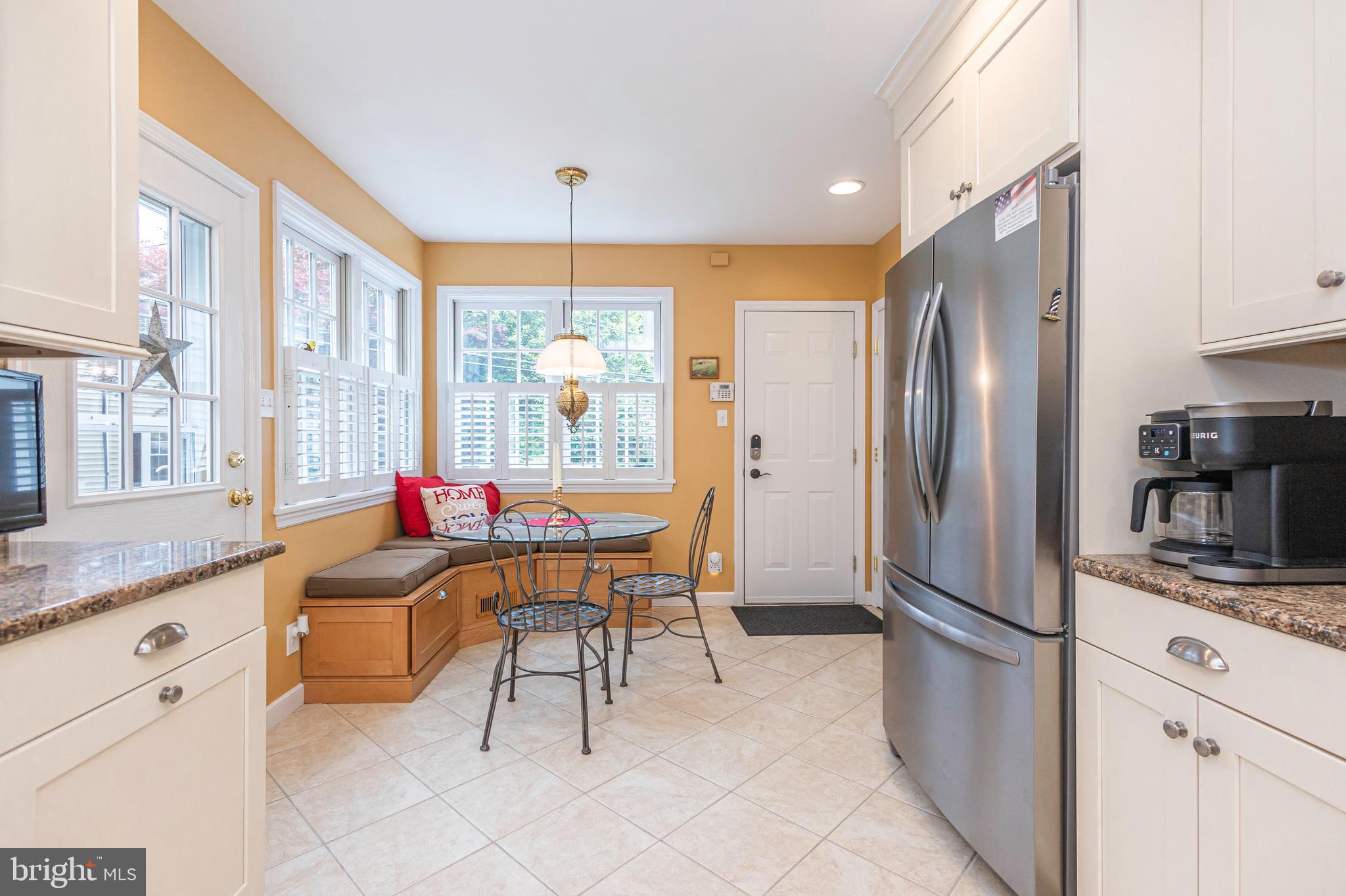 MAKEFIELD MANOR - Residential