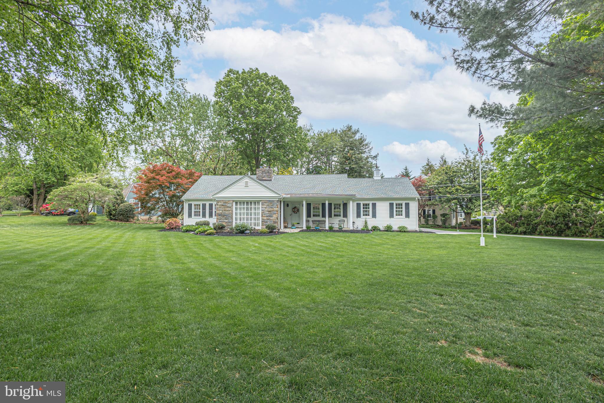 MAKEFIELD MANOR - Residential