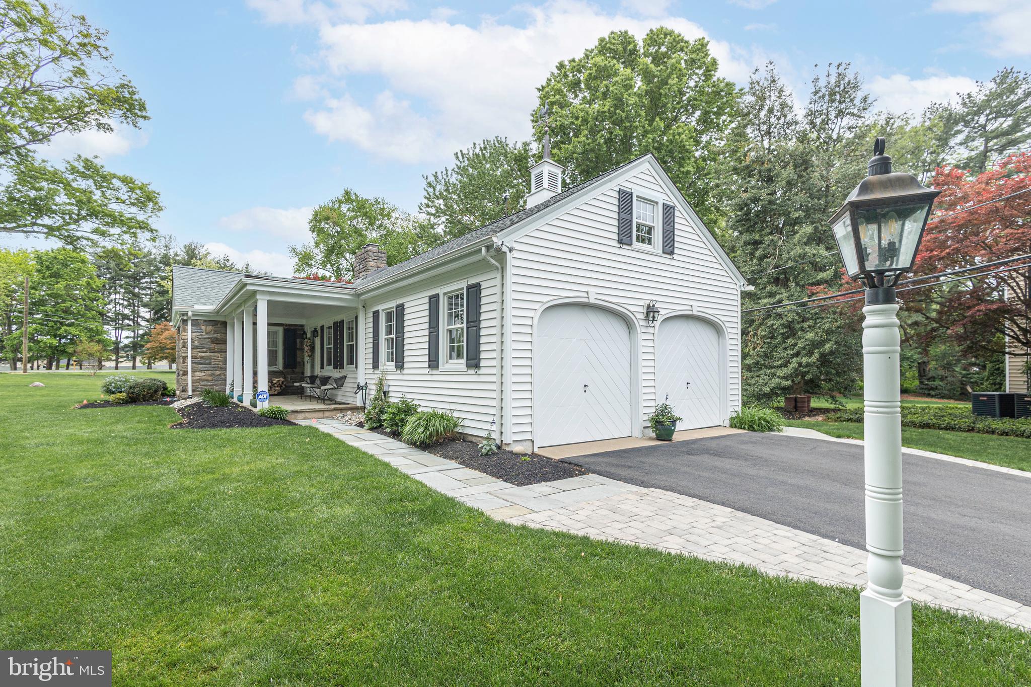 MAKEFIELD MANOR - Residential