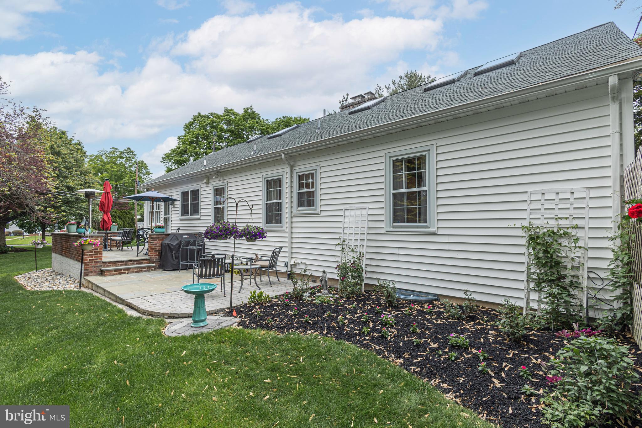 MAKEFIELD MANOR - Residential