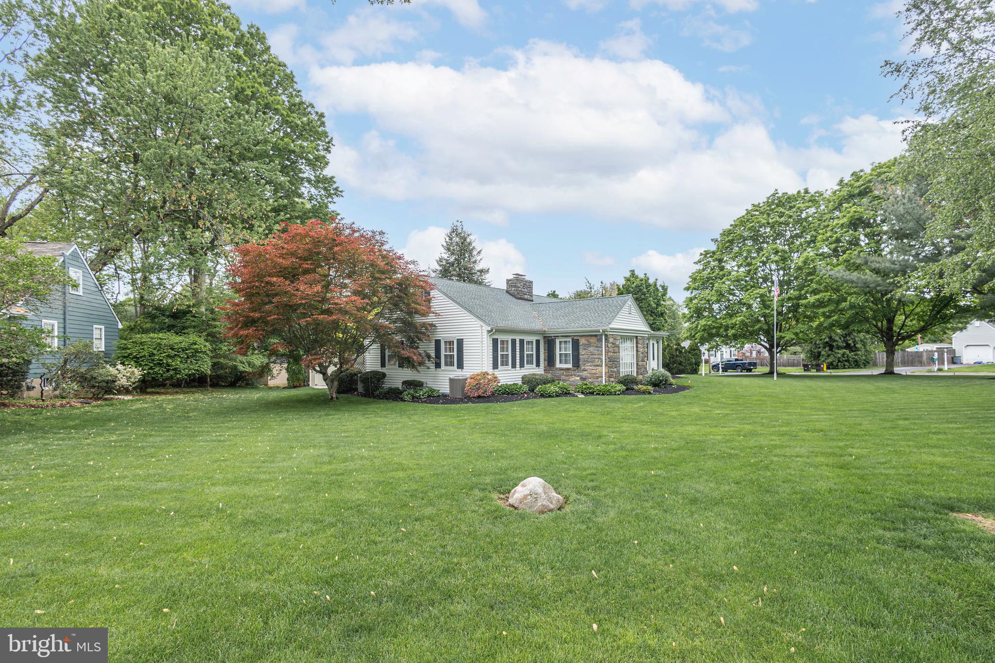 MAKEFIELD MANOR - Residential