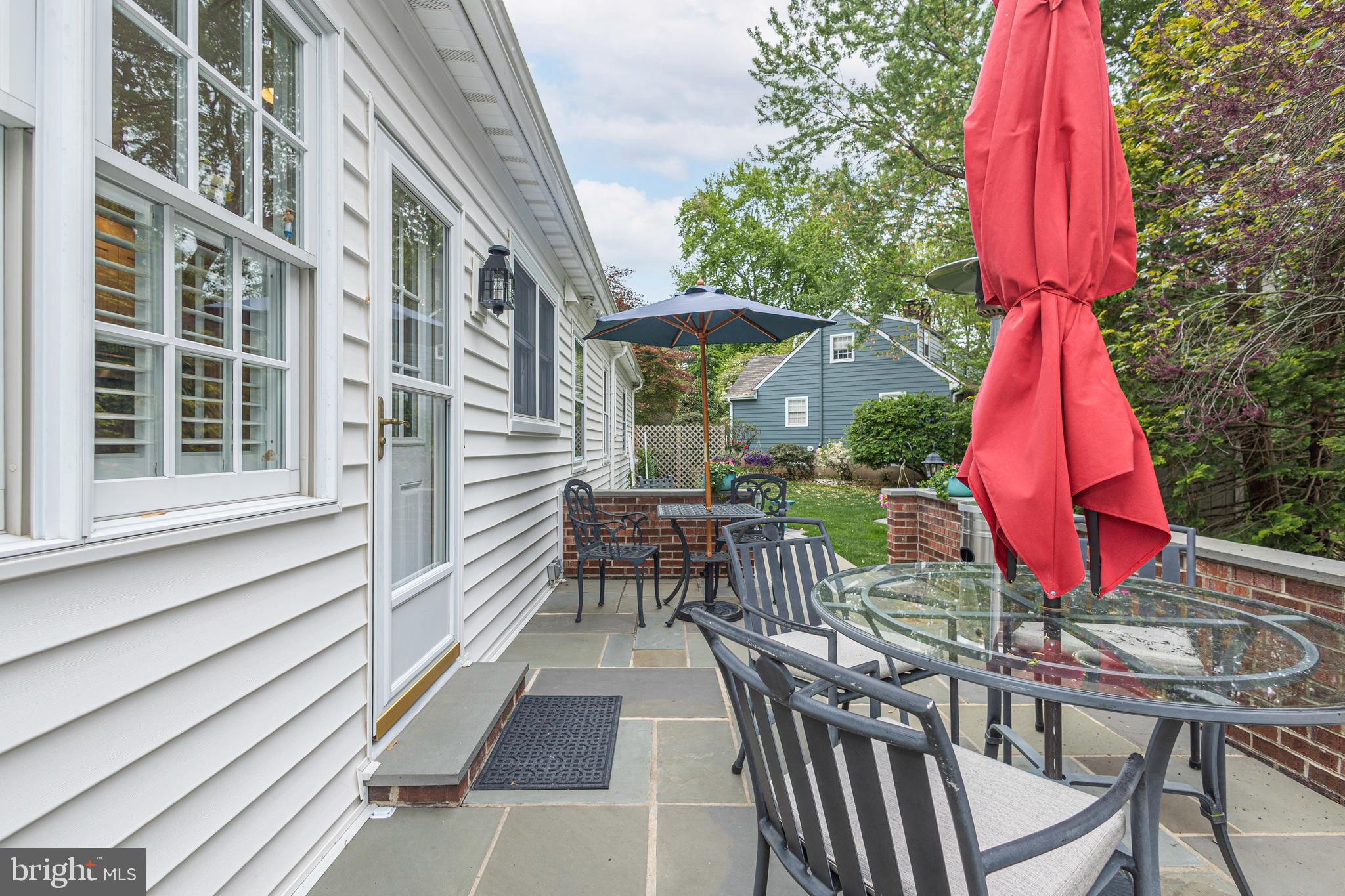 MAKEFIELD MANOR - Residential